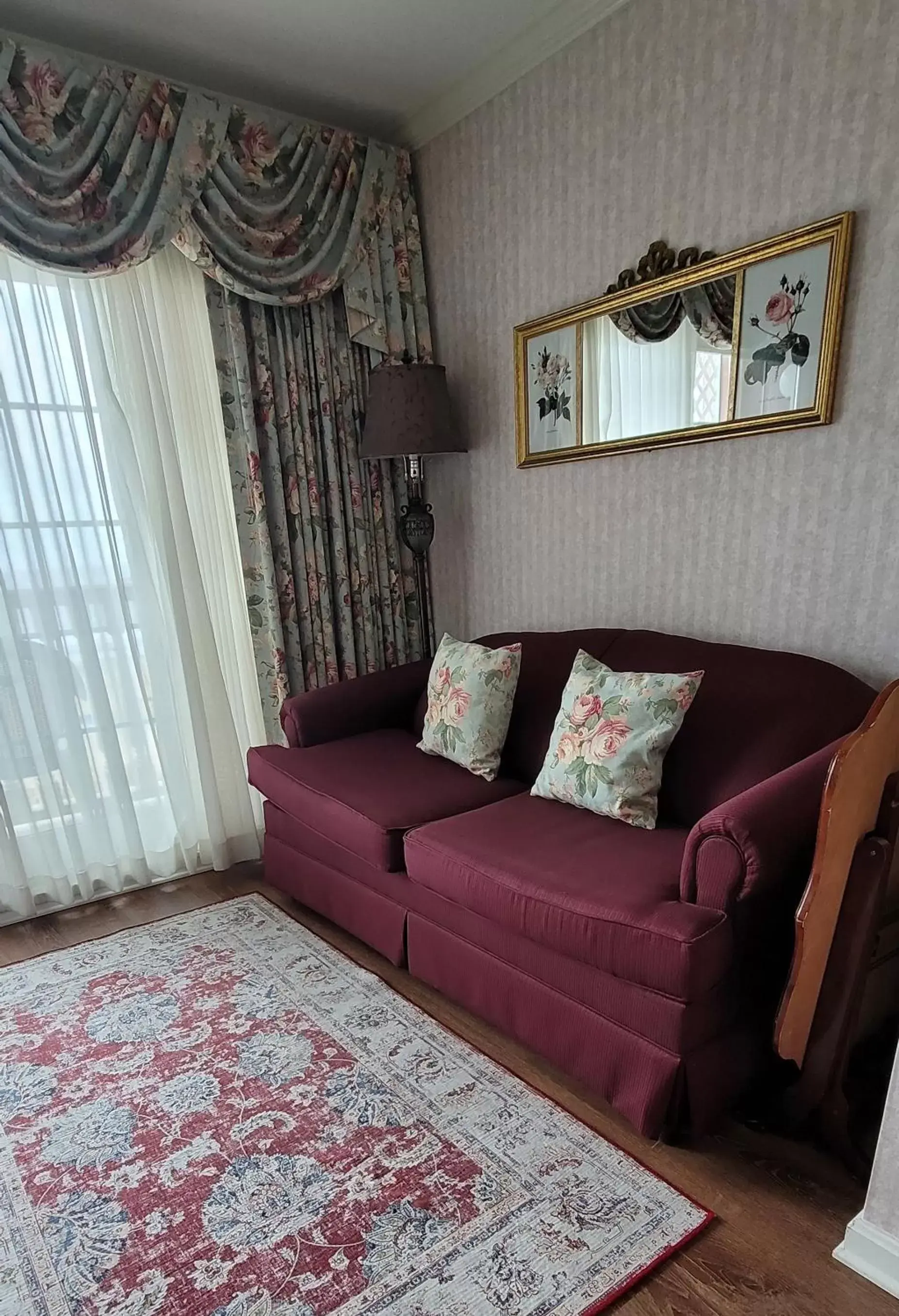 Seating Area in Boardwalk Plaza Hotel