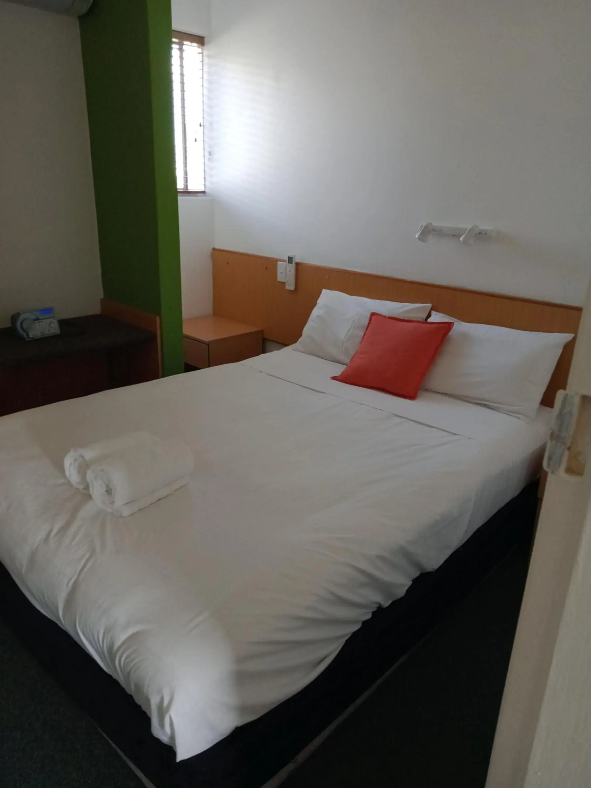 Bedroom, Bed in Annerley Motor Inn