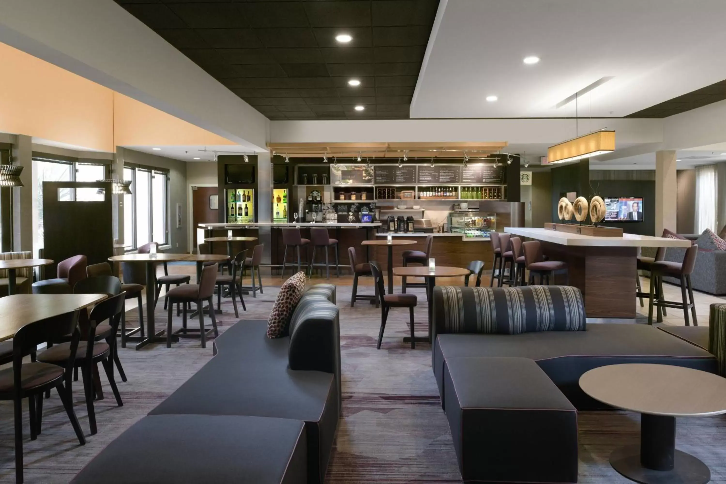 Lobby or reception, Restaurant/Places to Eat in Courtyard by Marriott Albuquerque Airport