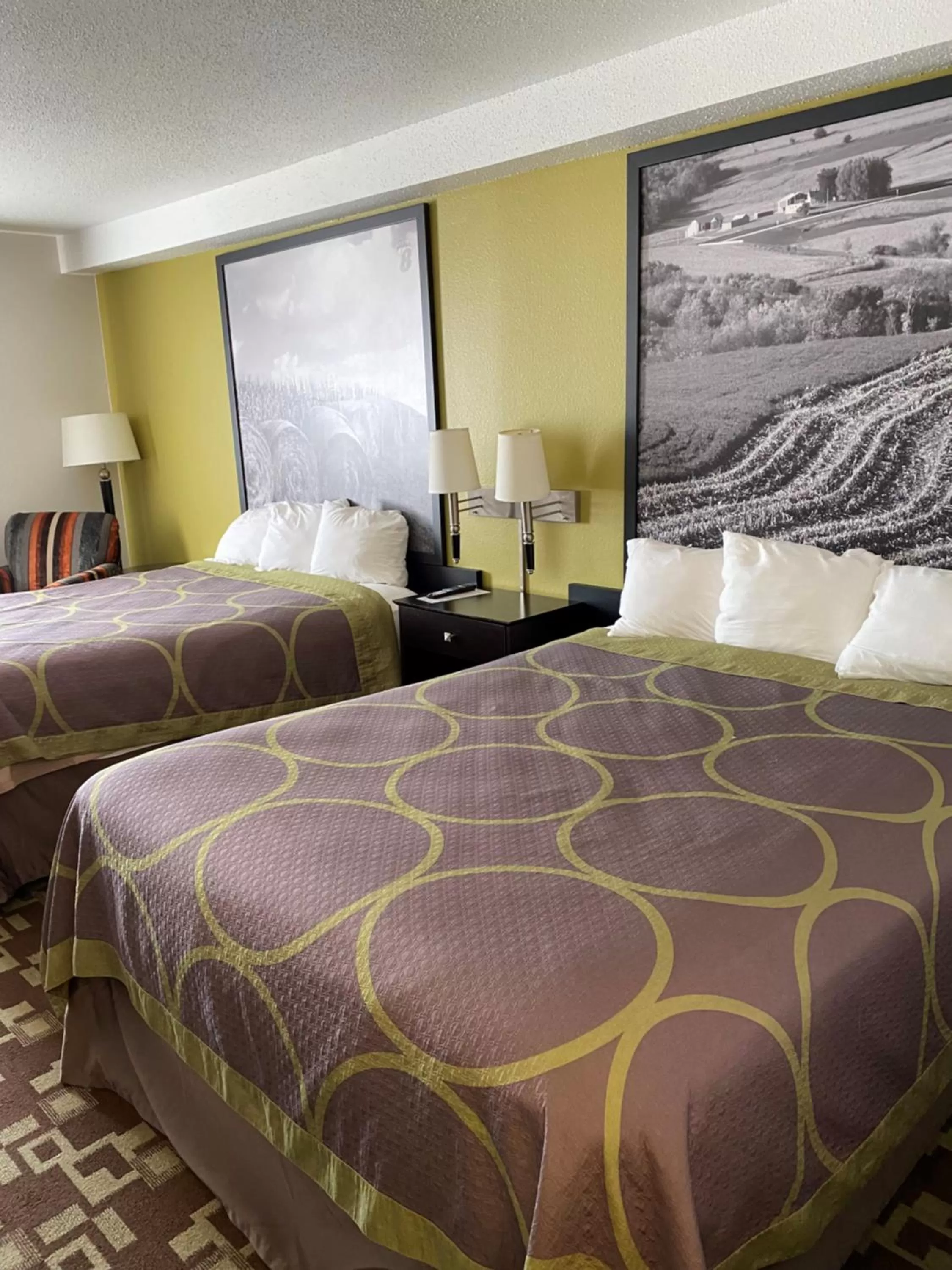 Bed in Super 8 by Wyndham Independence IA