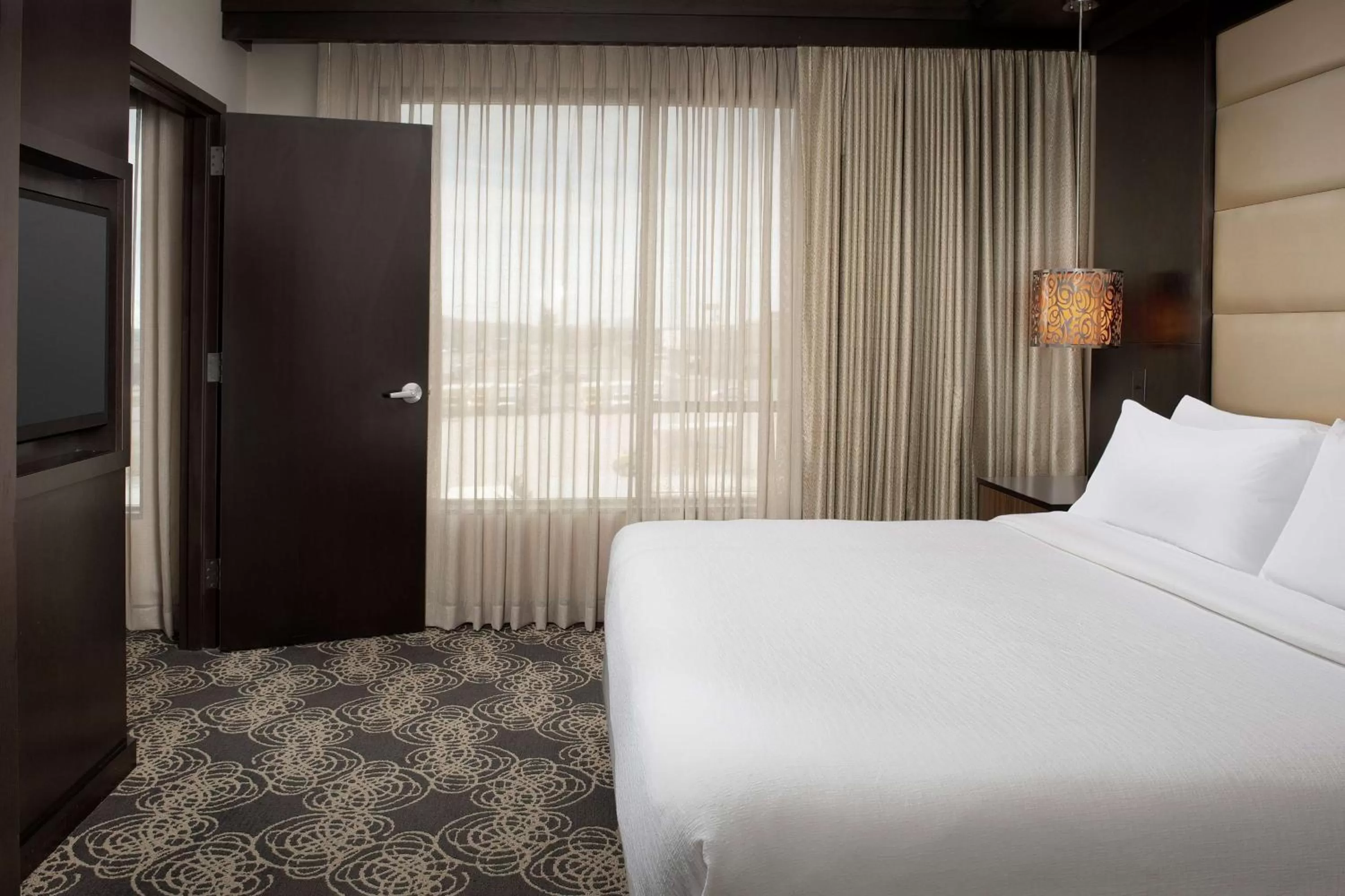 Bedroom, Bed in Embassy Suites by Hilton Knoxville West