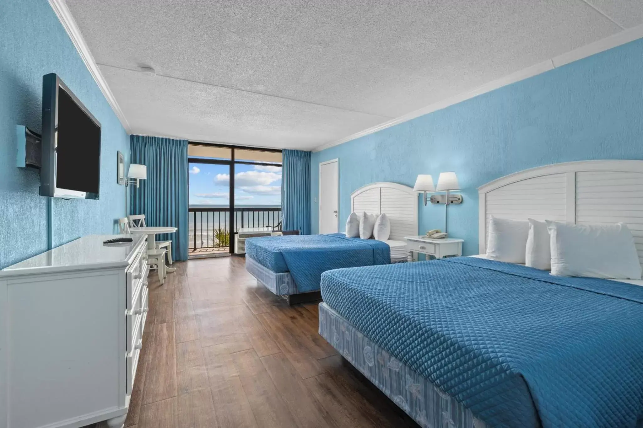 Bedroom in North Shore Oceanfront Resort Hotel