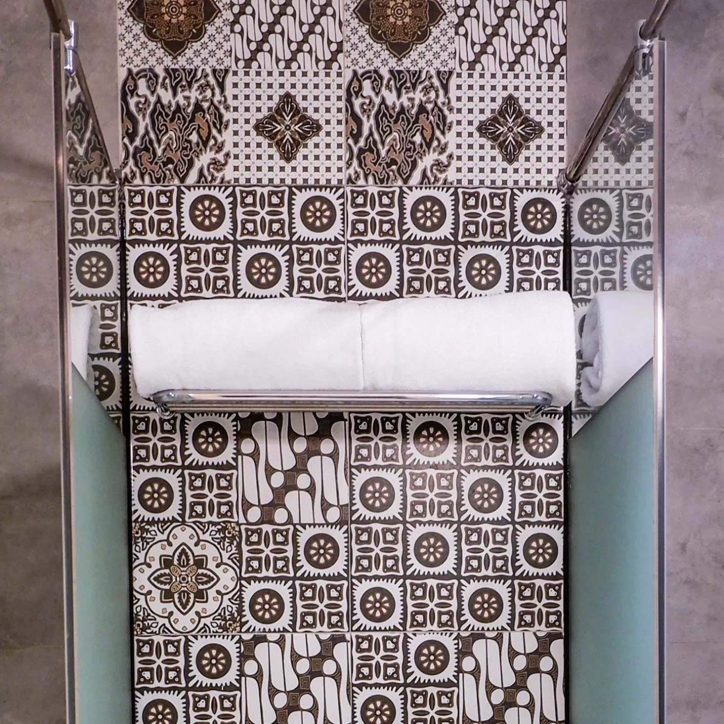 Bathroom in Malyabhara Hotel