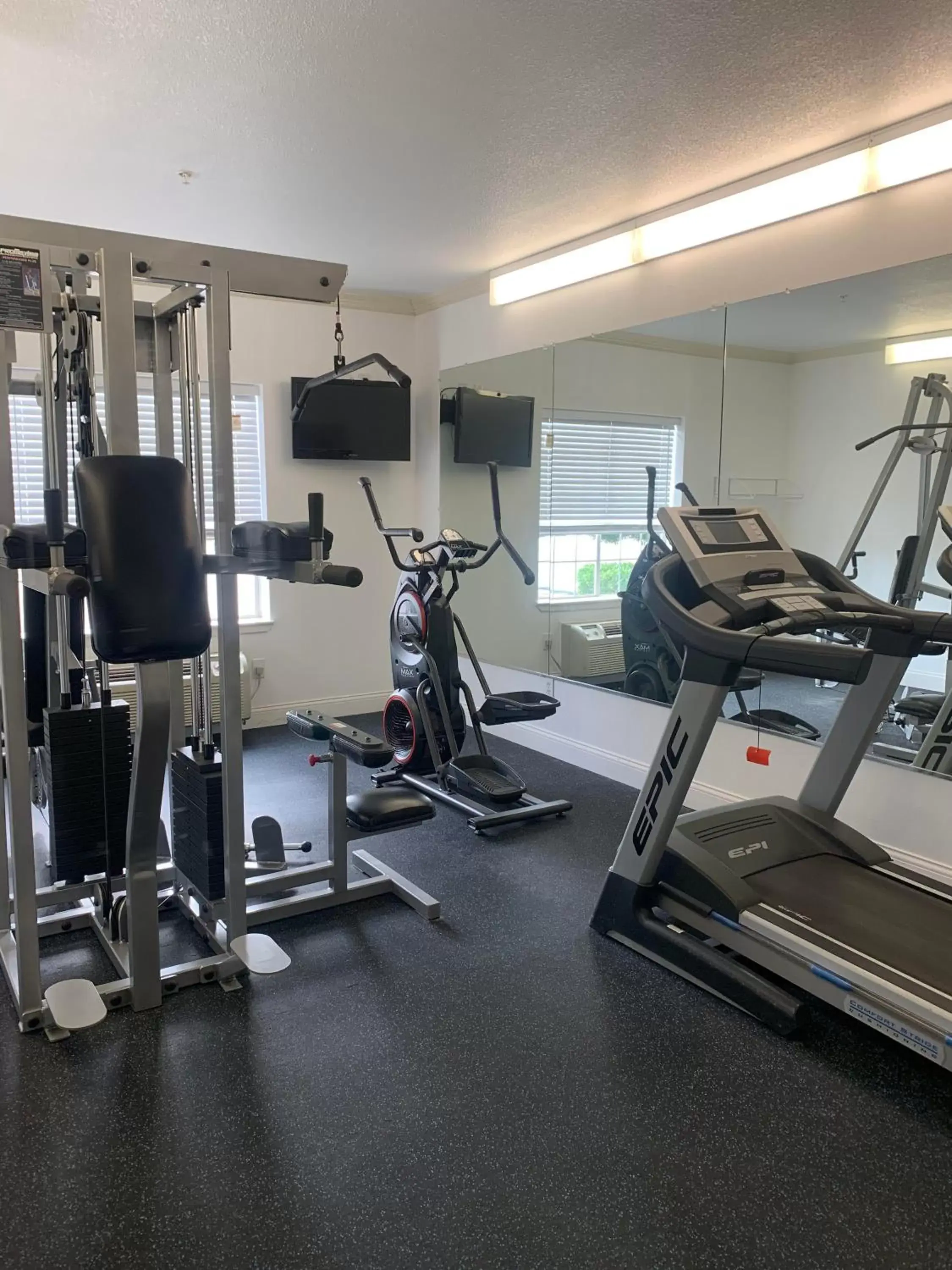 Fitness centre/facilities, Fitness Center/Facilities in Super 8 by Wyndham Hillsboro TX