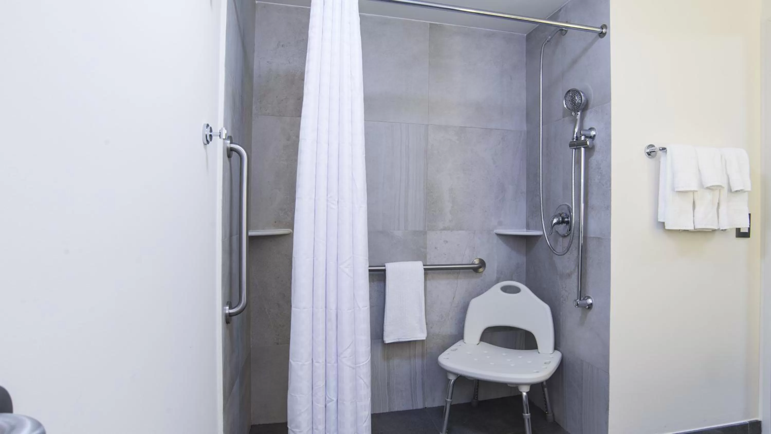 Photo of the whole room in Candlewood Suites - Queretaro Juriquilla by IHG