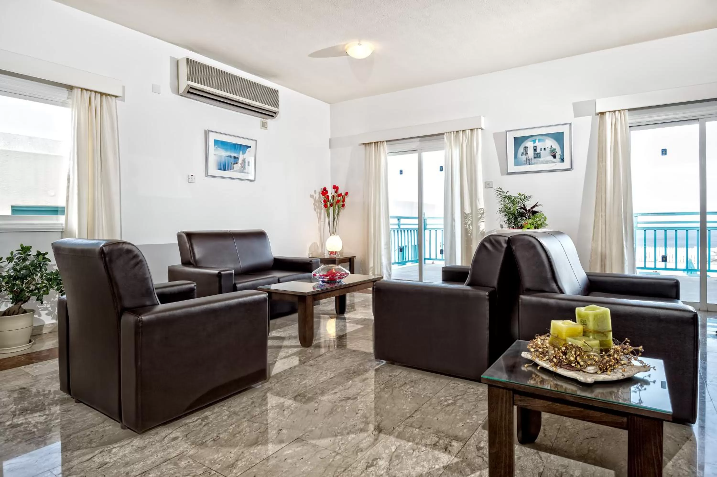 Lobby or reception in Sunny Hill Hotel Apartments