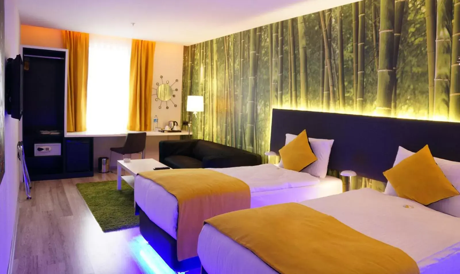 TV and multimedia, Bed in Tempo Suites Airport