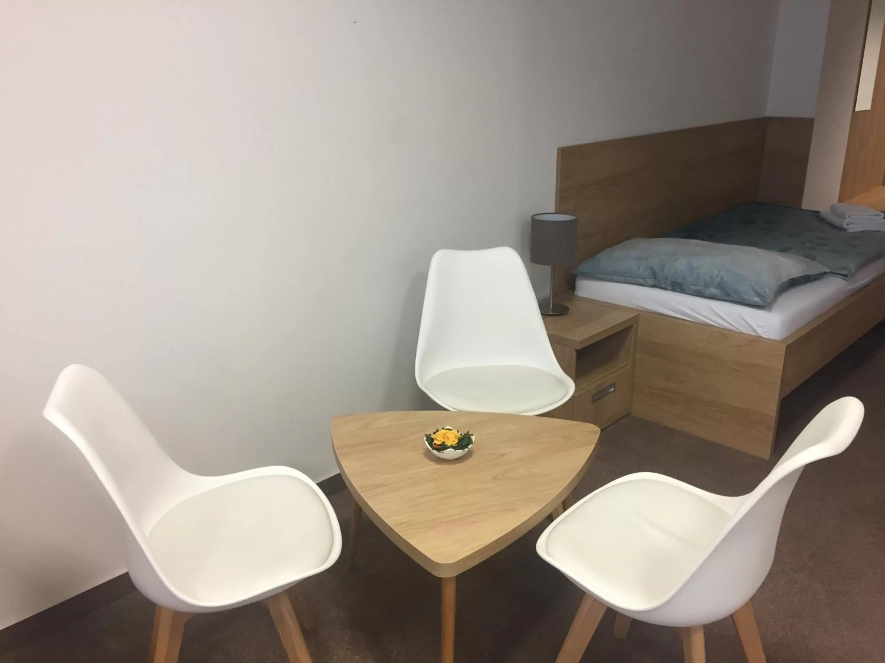 Seating area, Bed in Hotel Bothe