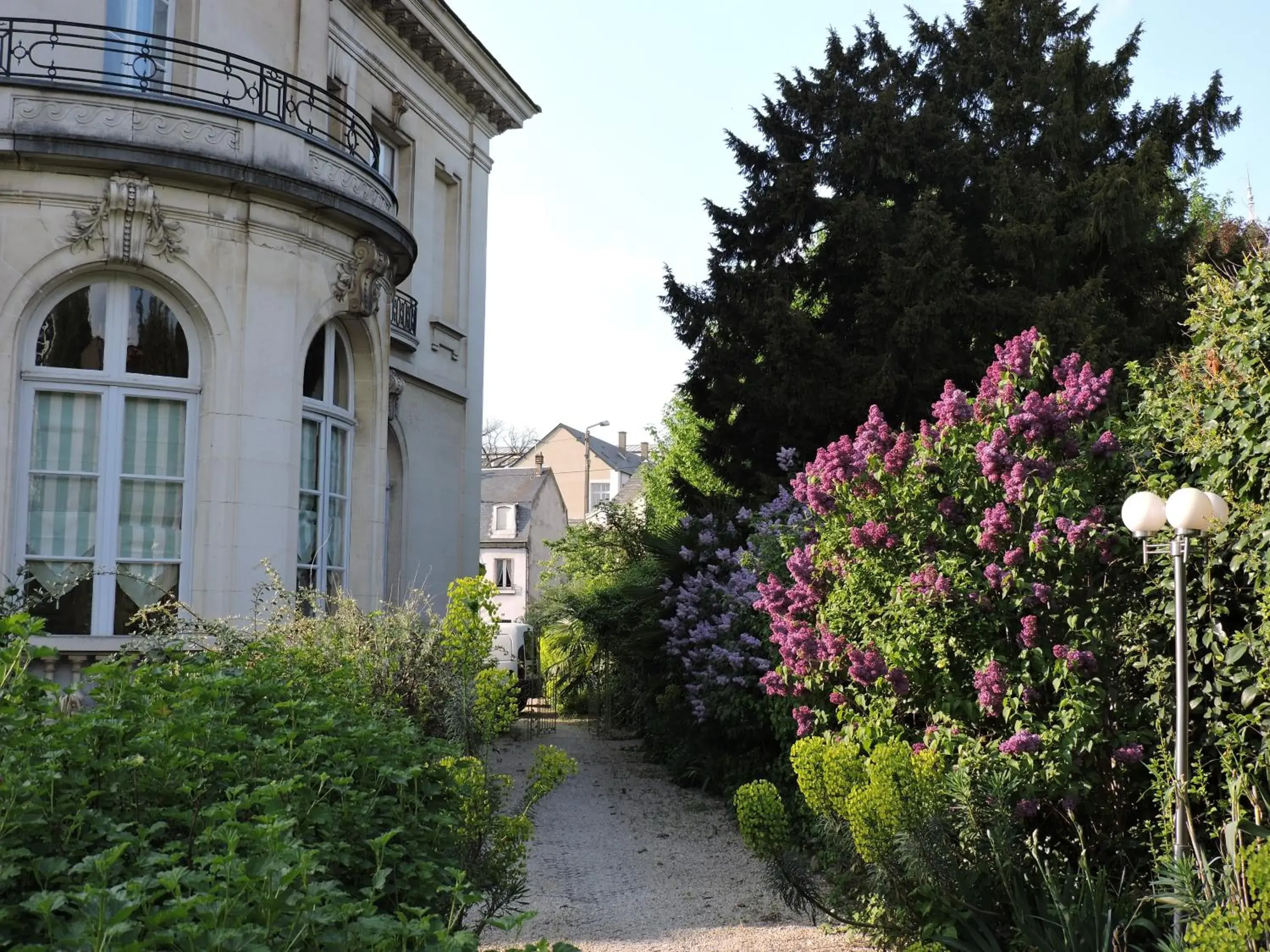 Property building in La Gourmandine