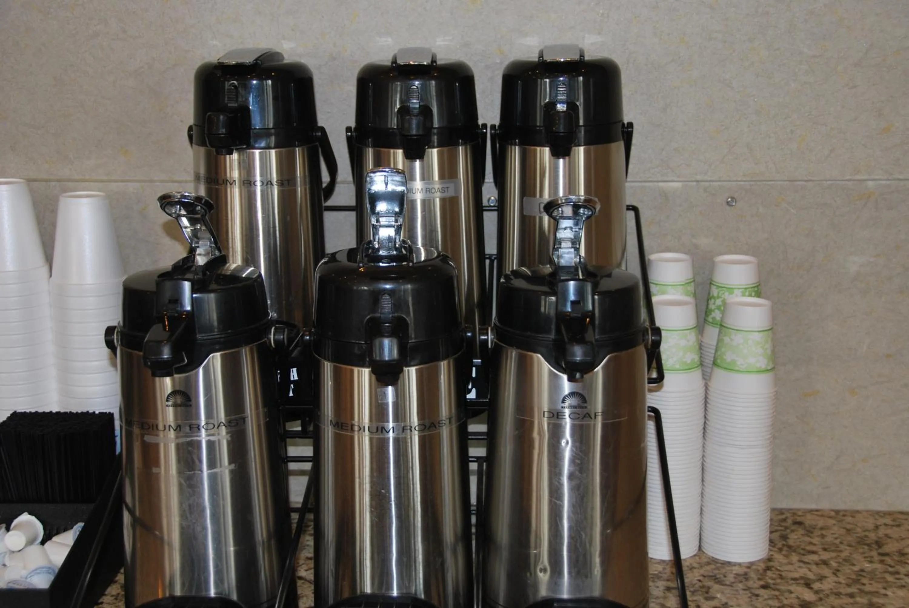 Food and drinks in National 9 Inn Price