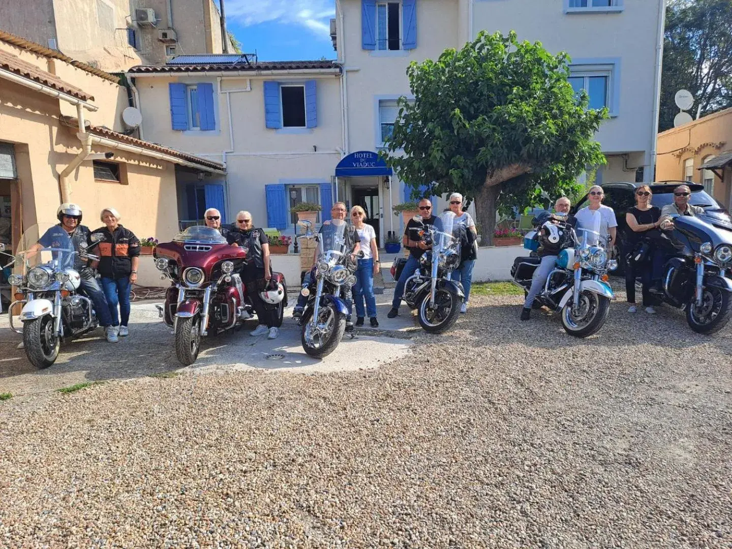 group of guests, Biking in Hôtel Du Viaduc