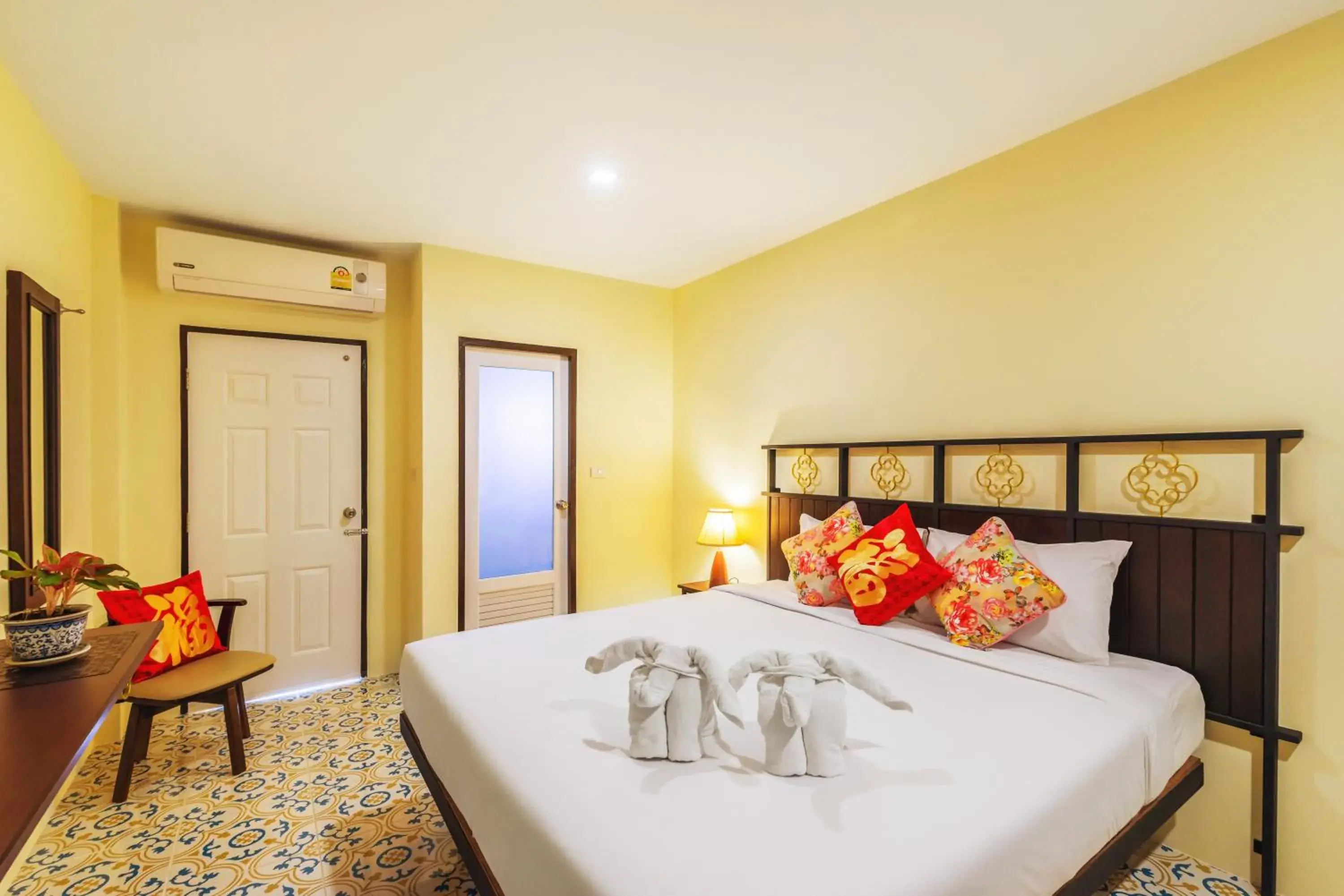 Queen Room with Balcony (No Window) in Le Hua Hotel Queen Room with Balcony (No Window) in Le Hua Hotel