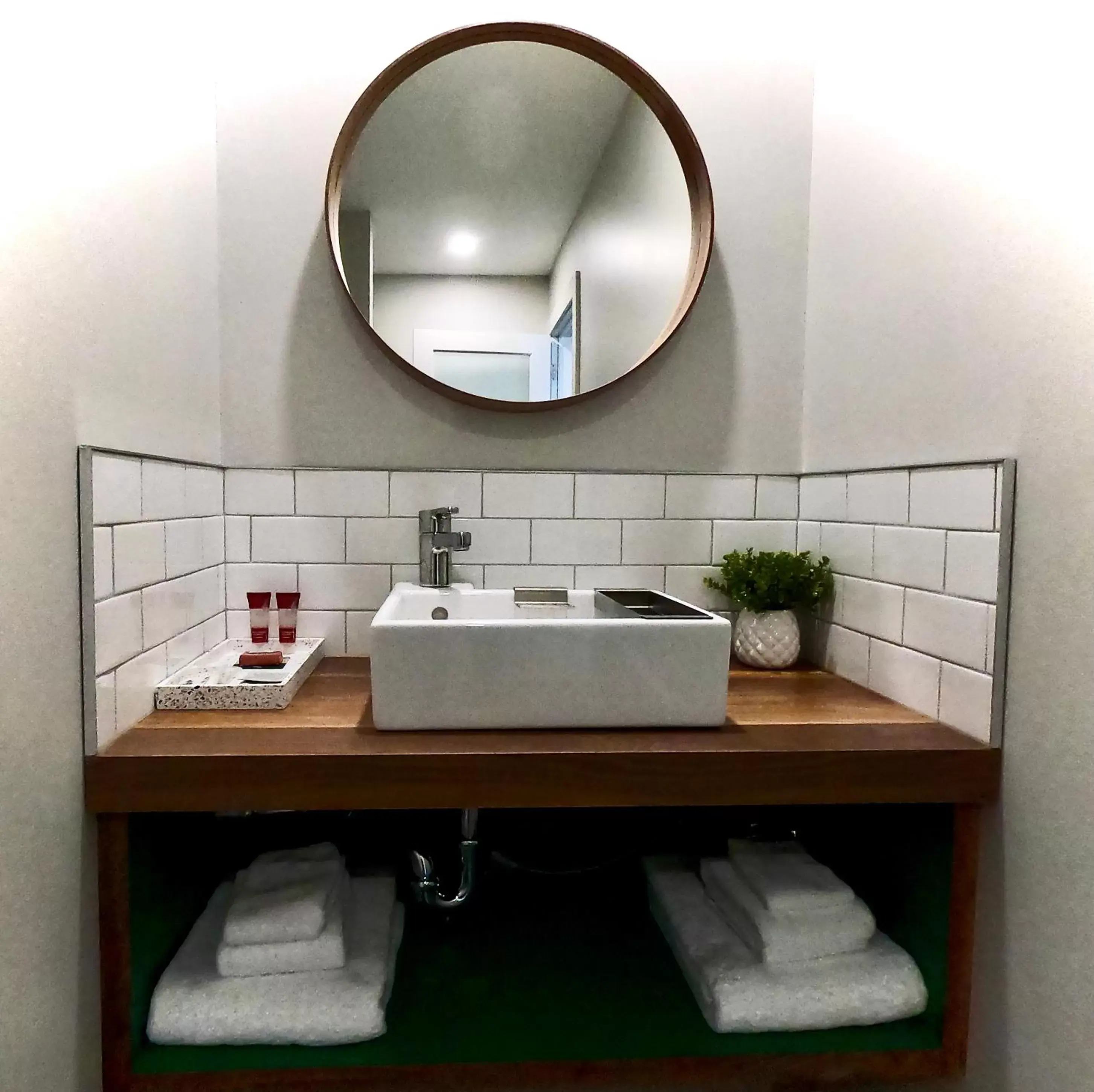 Bathroom in Morel Executive Suites