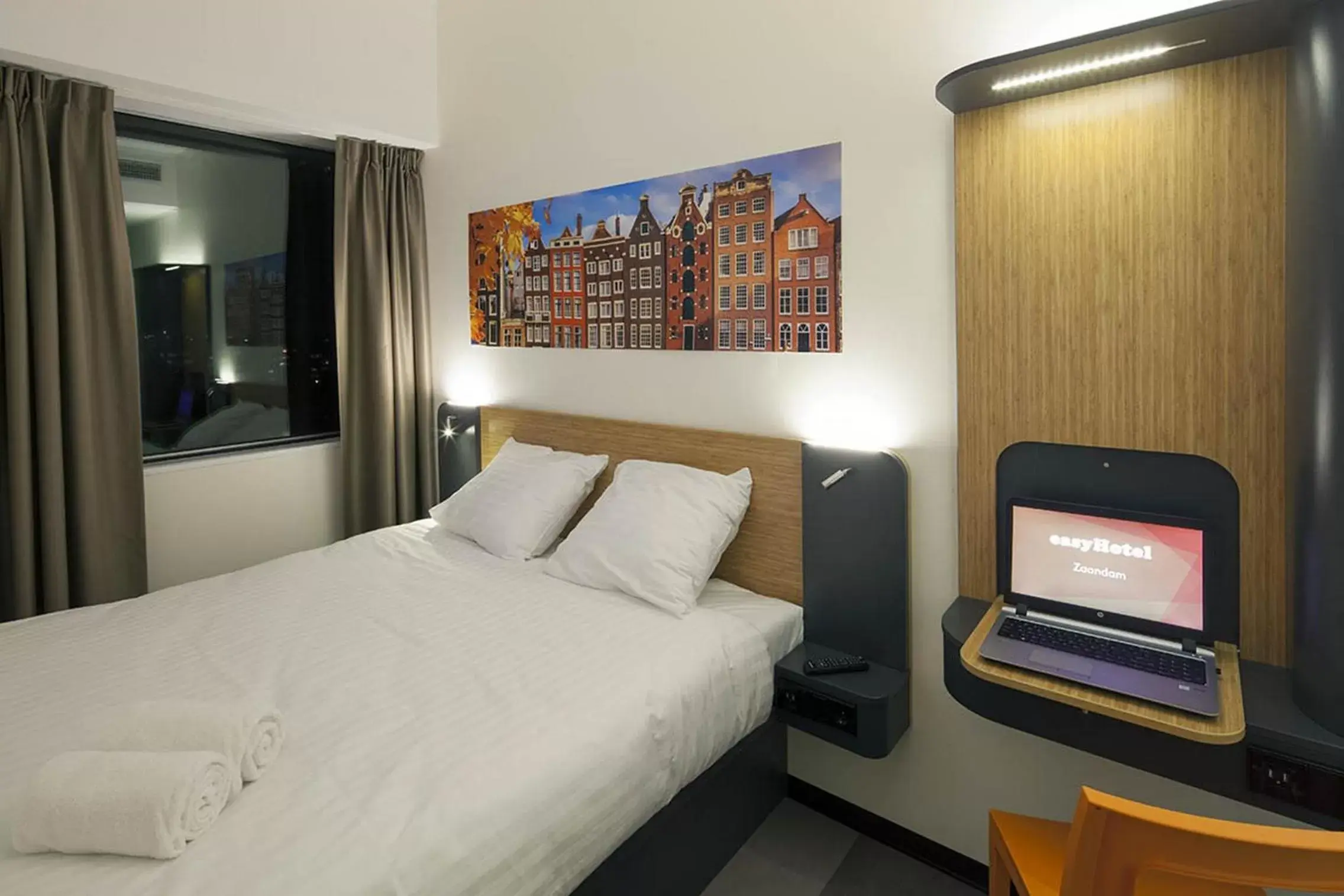 Photo of the whole room, Bed in easyHotel Amsterdam Zaandam