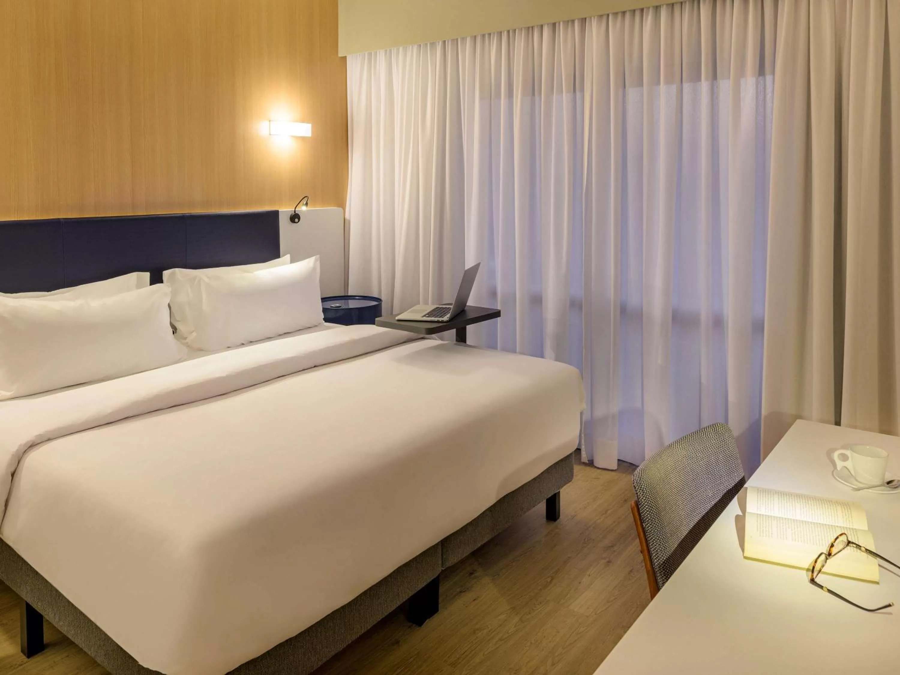 Photo of the whole room, Bed in Aparthotel Adagio Sao Bernardo Do Campo