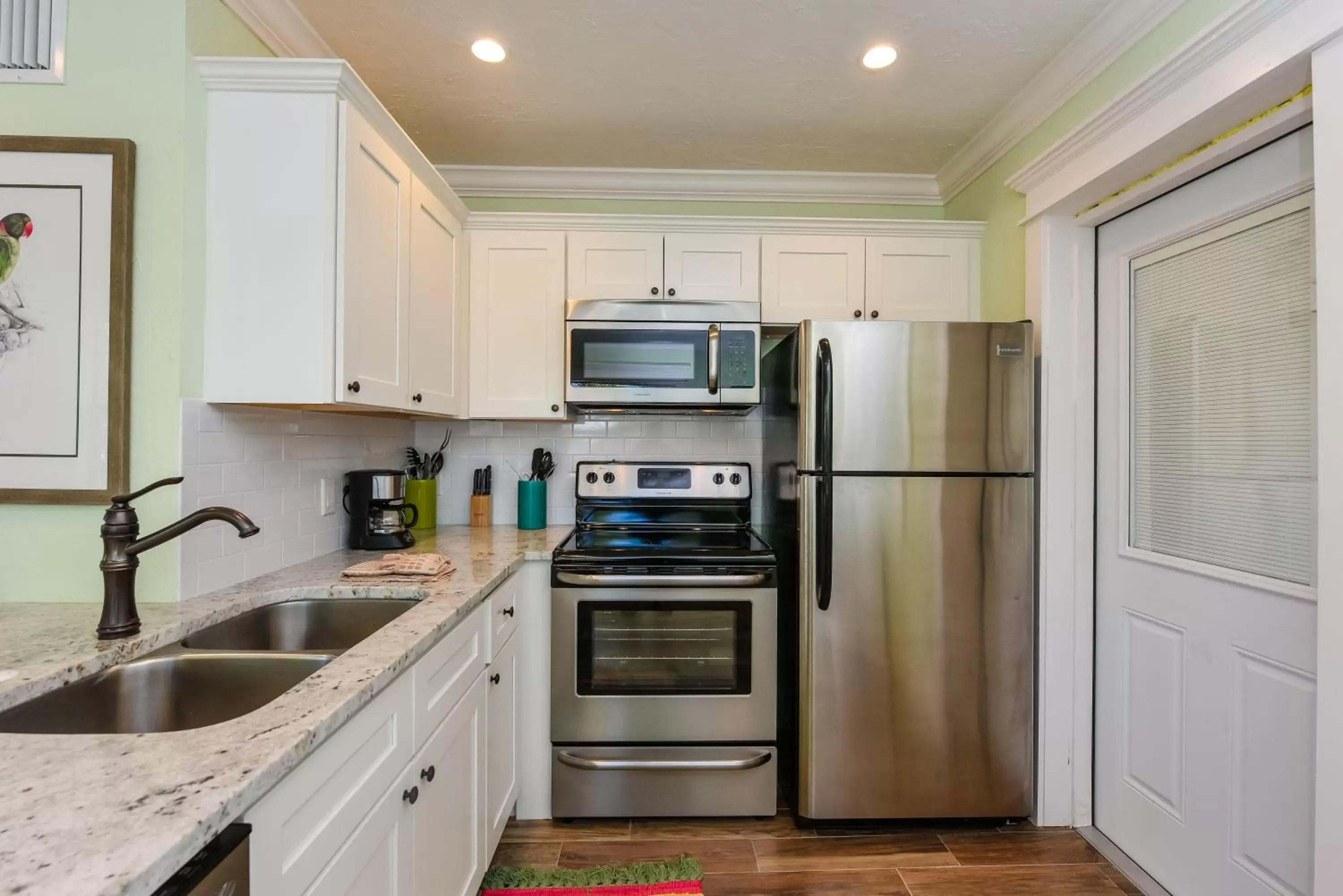 Kitchen or kitchenette, Kitchen/Kitchenette in Tropical Breeze Resort