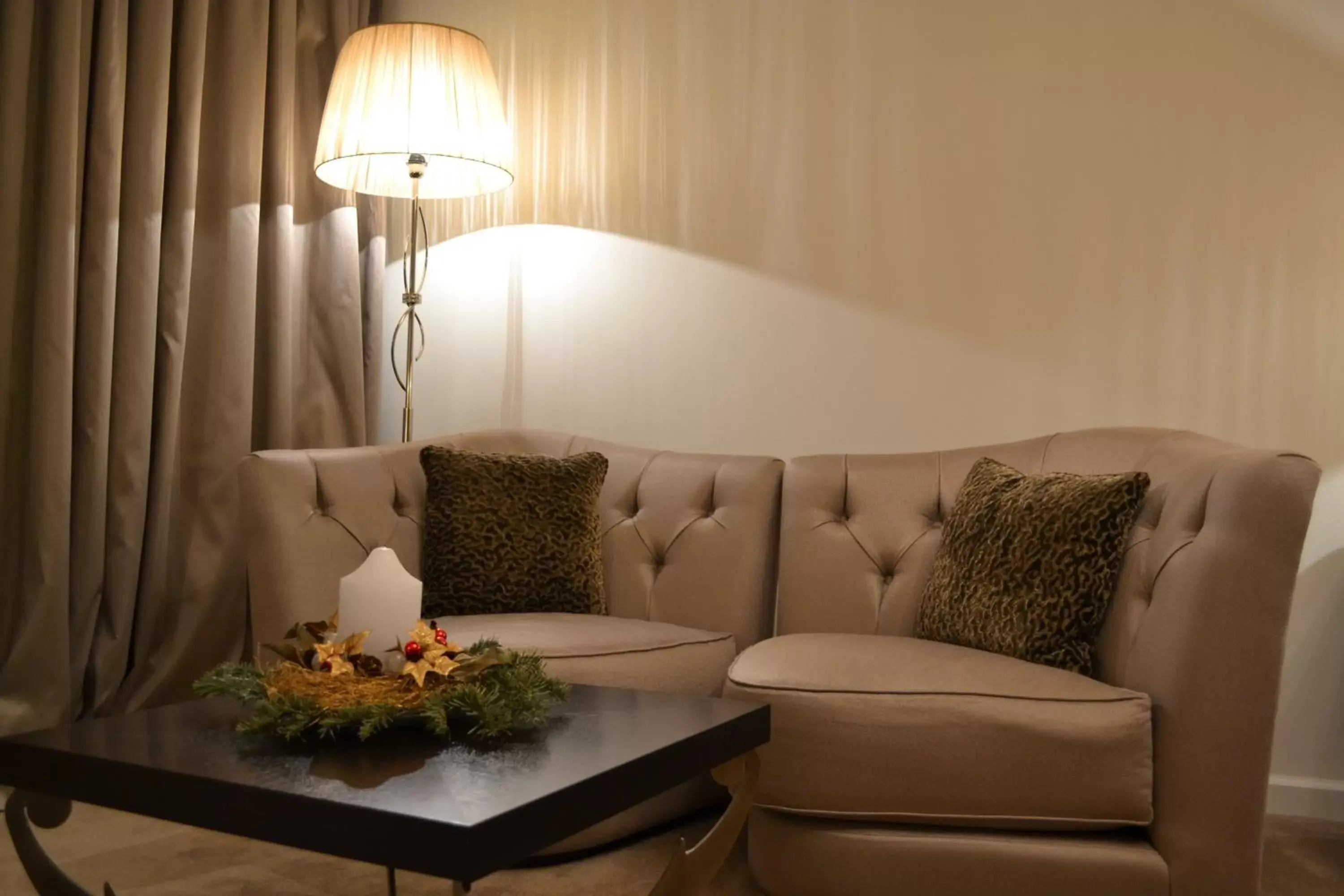 Bedroom, Seating Area in Hotel Adriatica