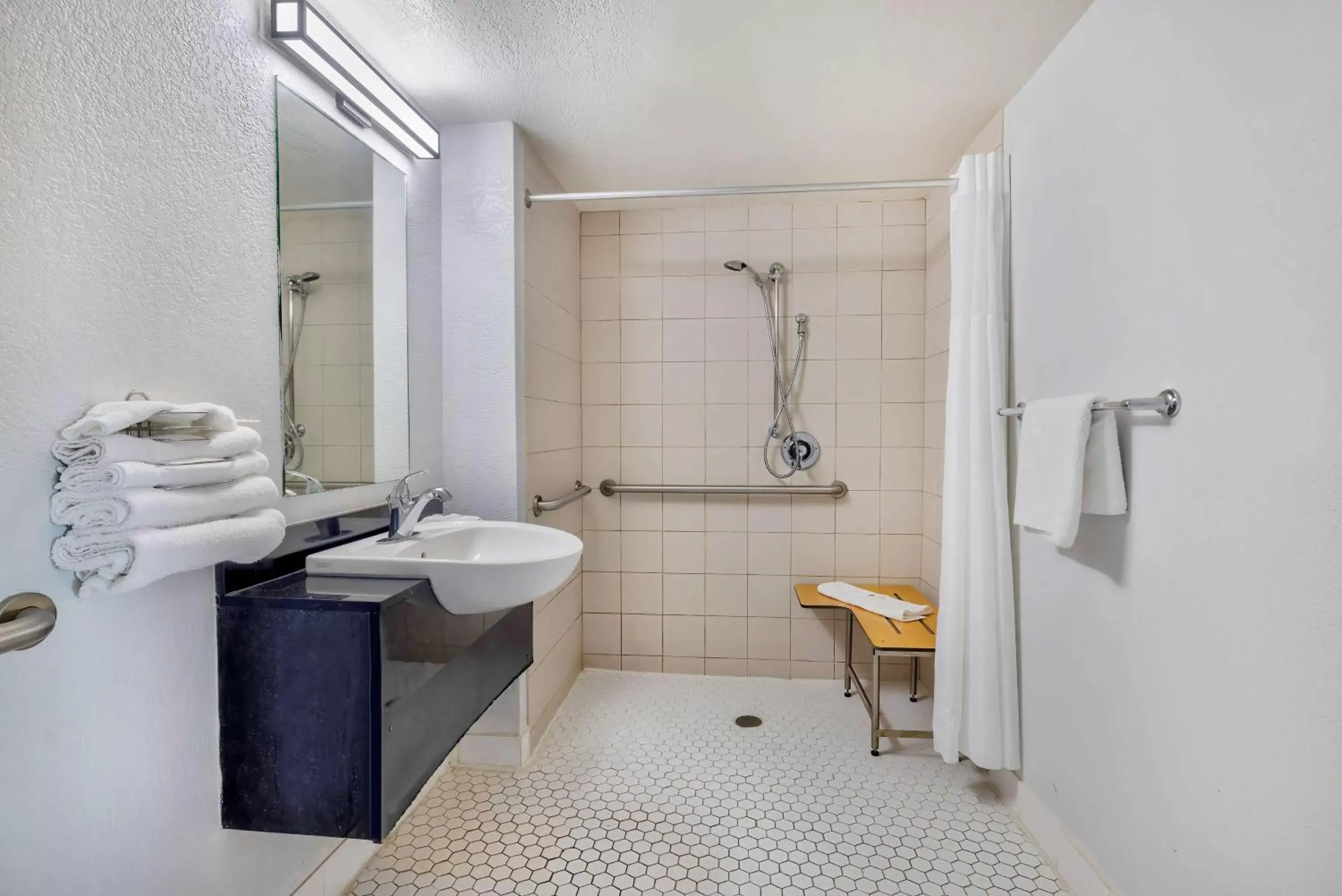 Bathroom in Motel 6-Hammond, IN - Chicago Area