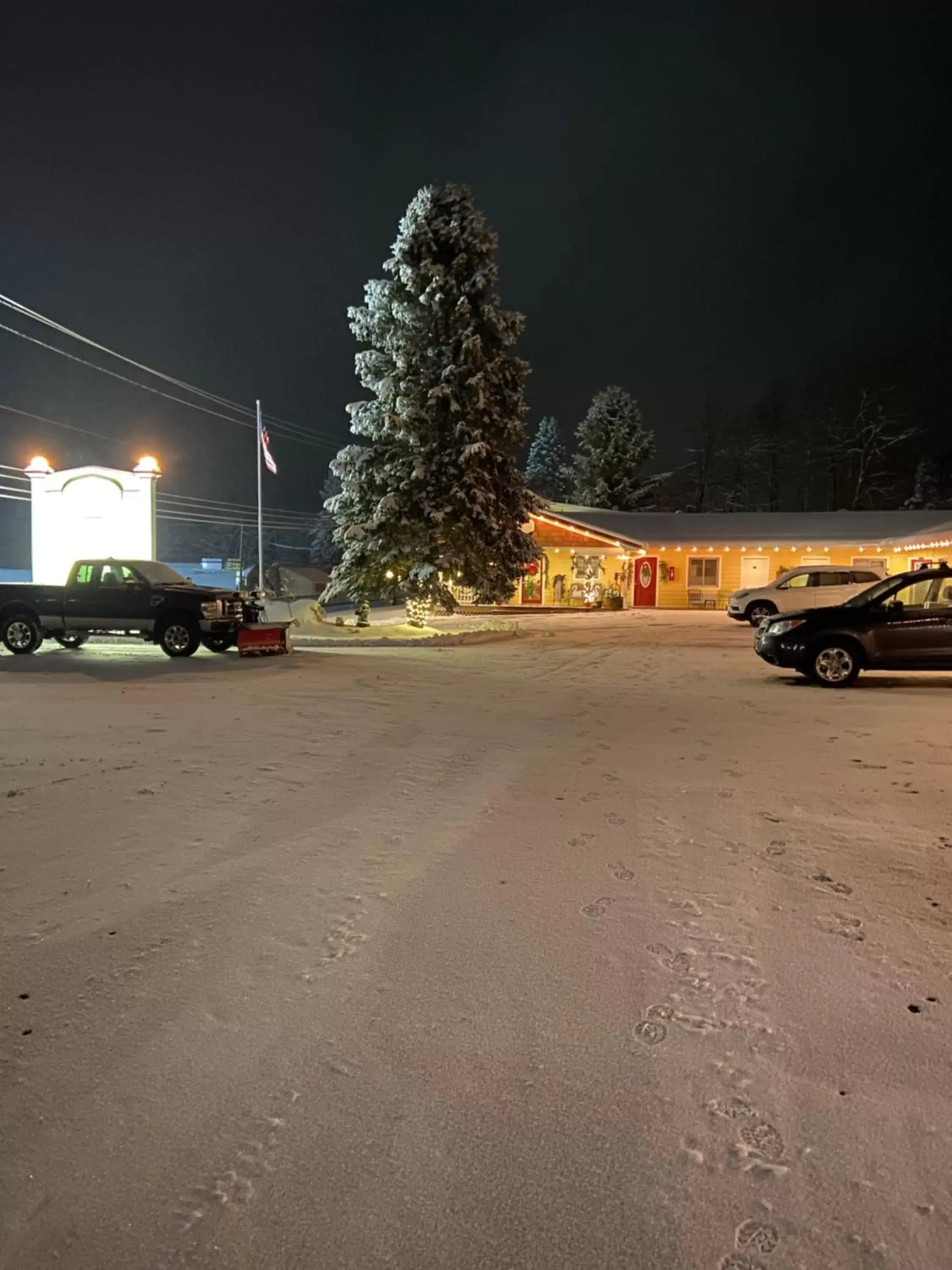 Property building, Winter in The Garrett Inn