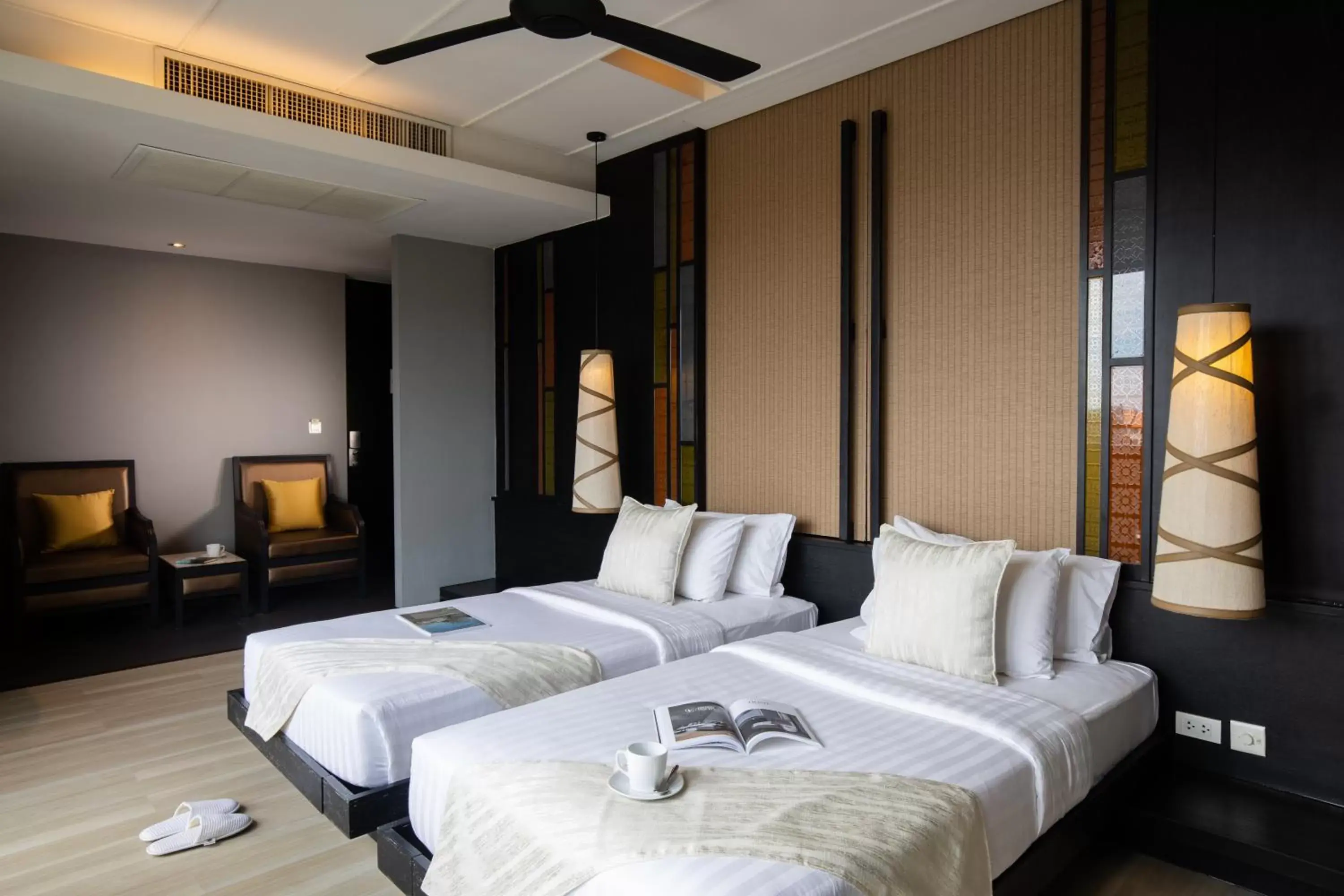 Bed in De Chai Oriental Nimman - SHA Plus