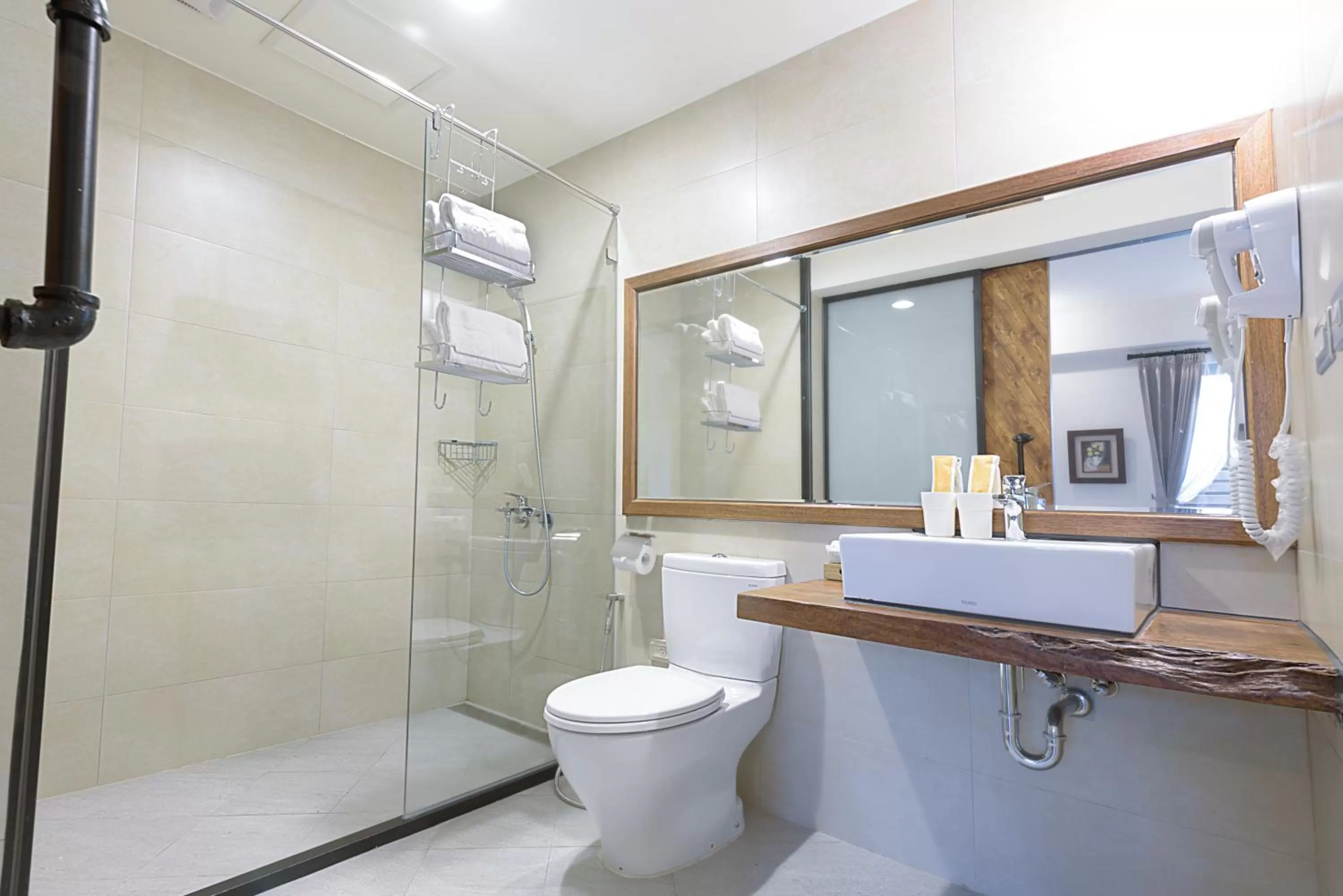 Shower in Chillax Inn B&B 恆春鬆塊民宿