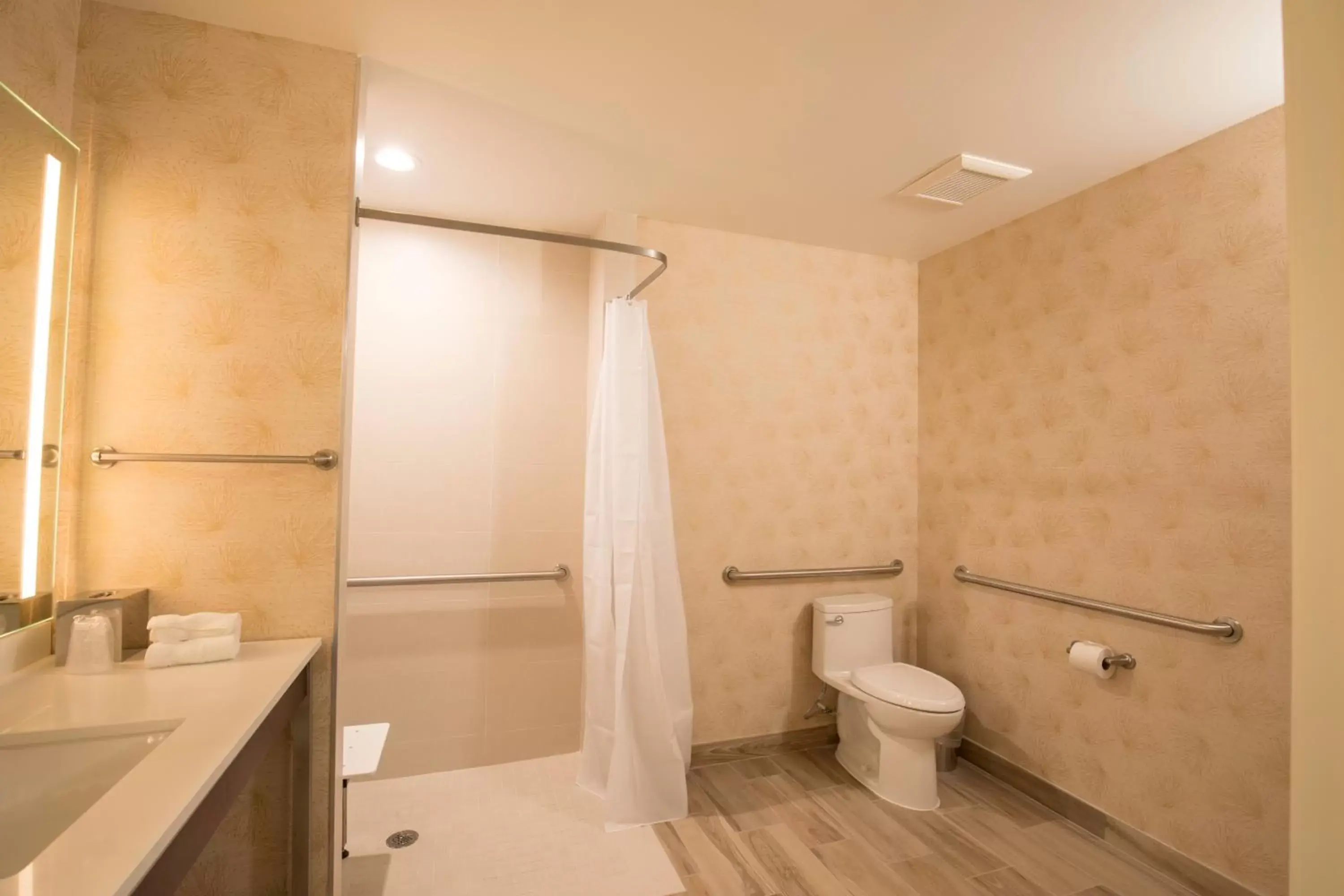 Photo of the whole room, Bathroom in Holiday Inn El Monte - Los Angeles, an IHG Hotel
