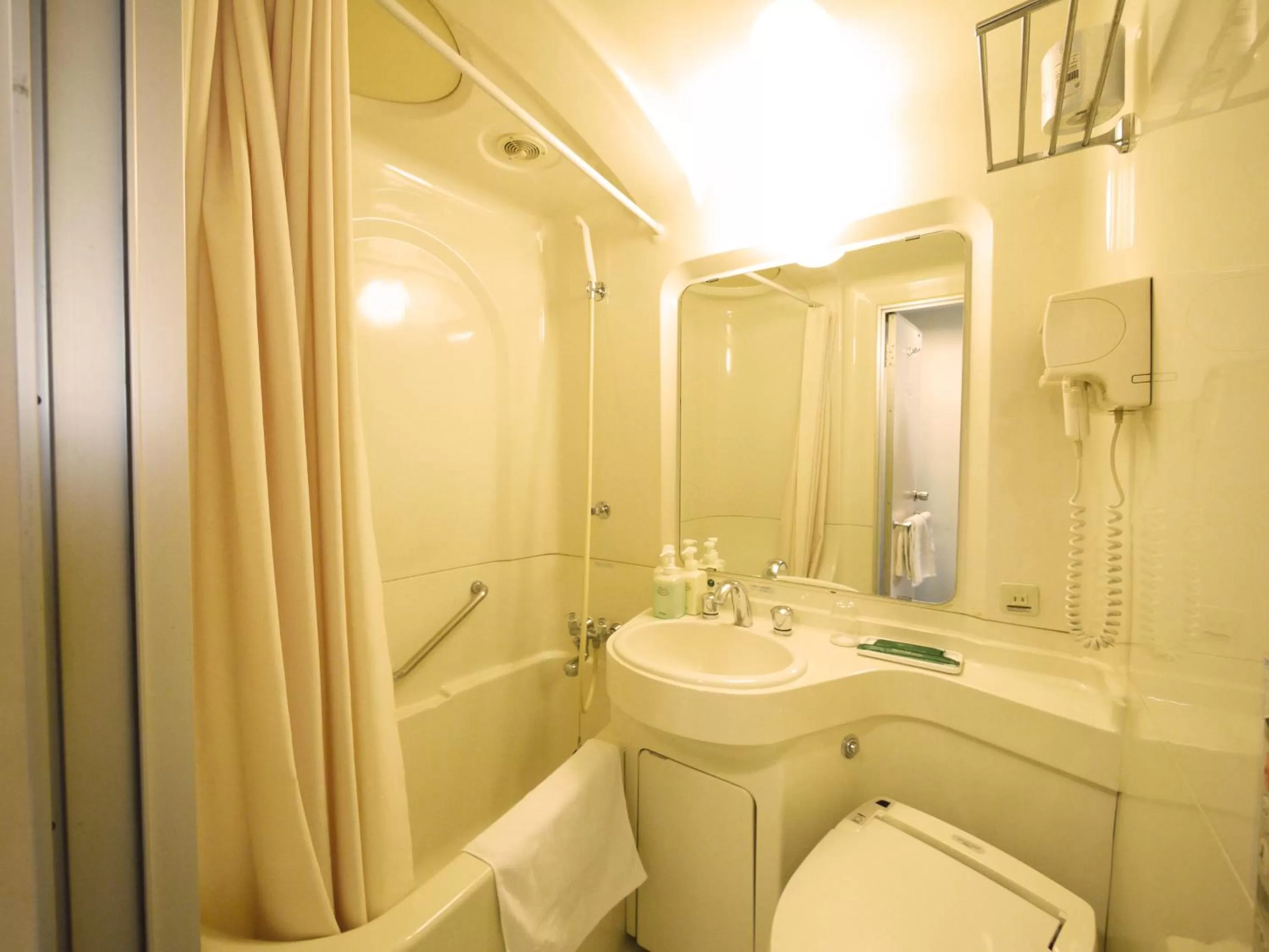 Shower in Hotel Route-Inn Higashiomi Yokaichi Ekimae
