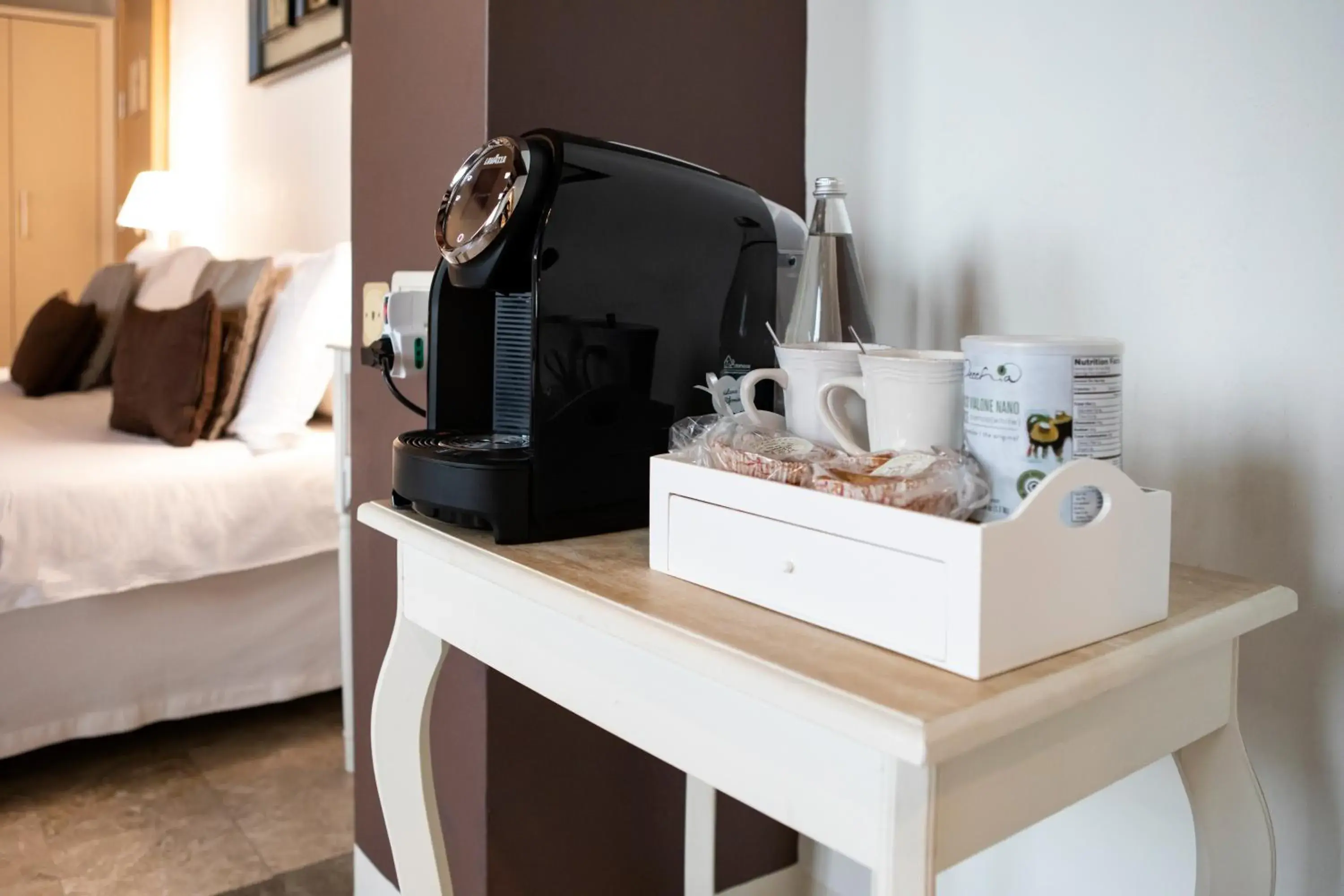 Coffee/tea facilities, TV/Entertainment Center in Hotel Broletto