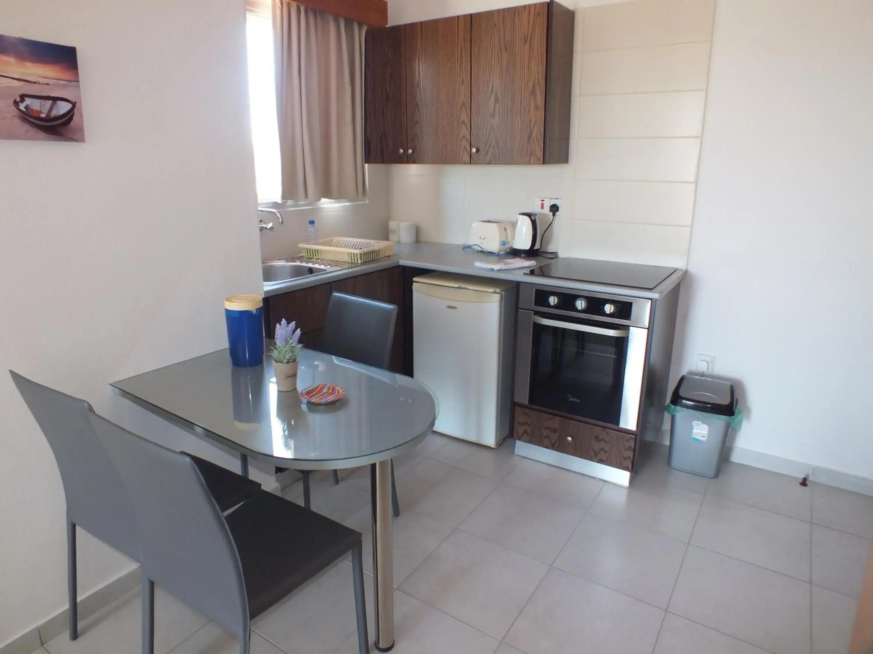 Kitchen or kitchenette in Petsas Apartments