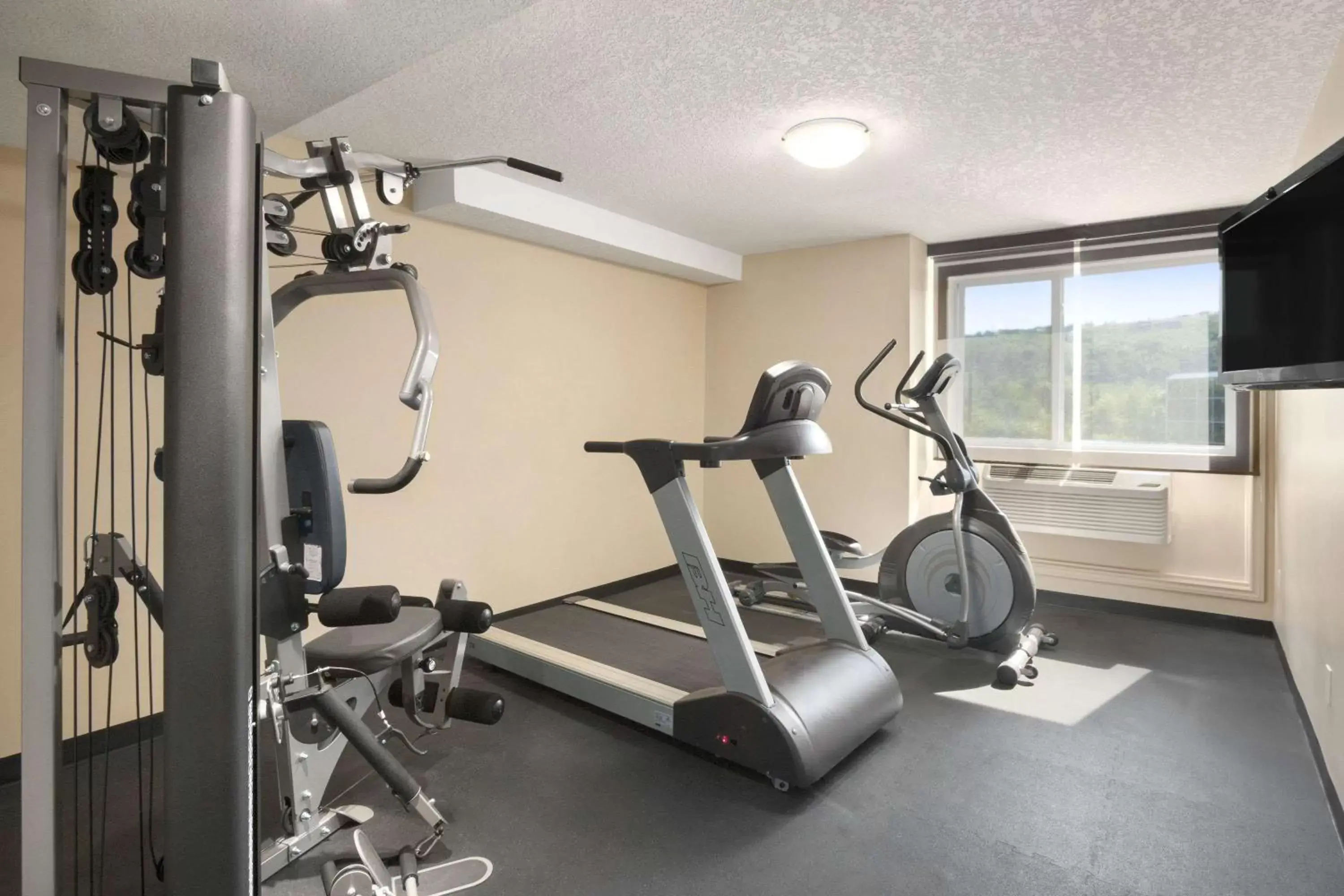 Fitness centre/facilities in Days Inn by Wyndham Calgary Northwest Fitness centre/facilities in Days Inn by Wyndham Calgary Northwest