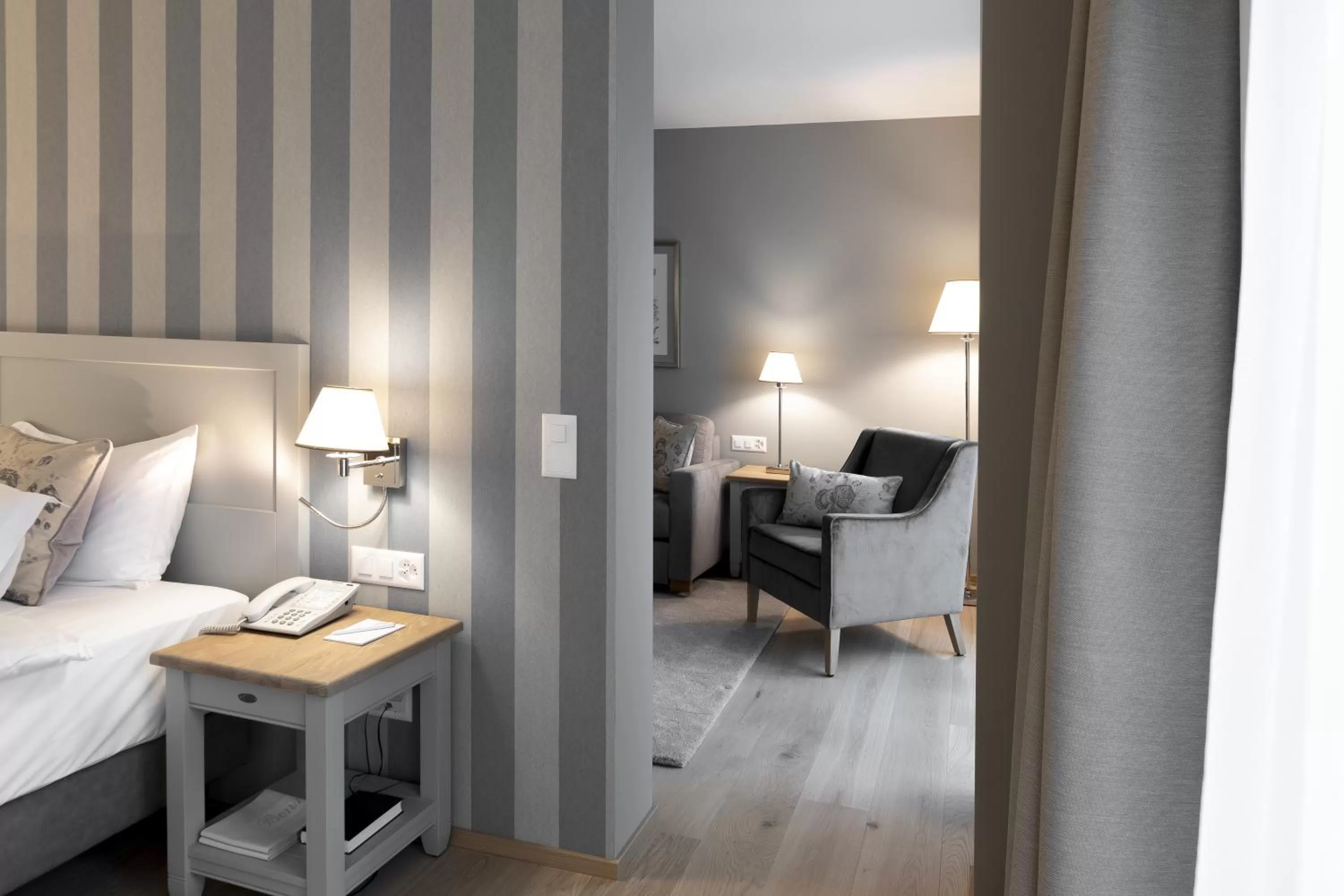 Seating area, Bed in Hotel Ascovilla Charming Hideway