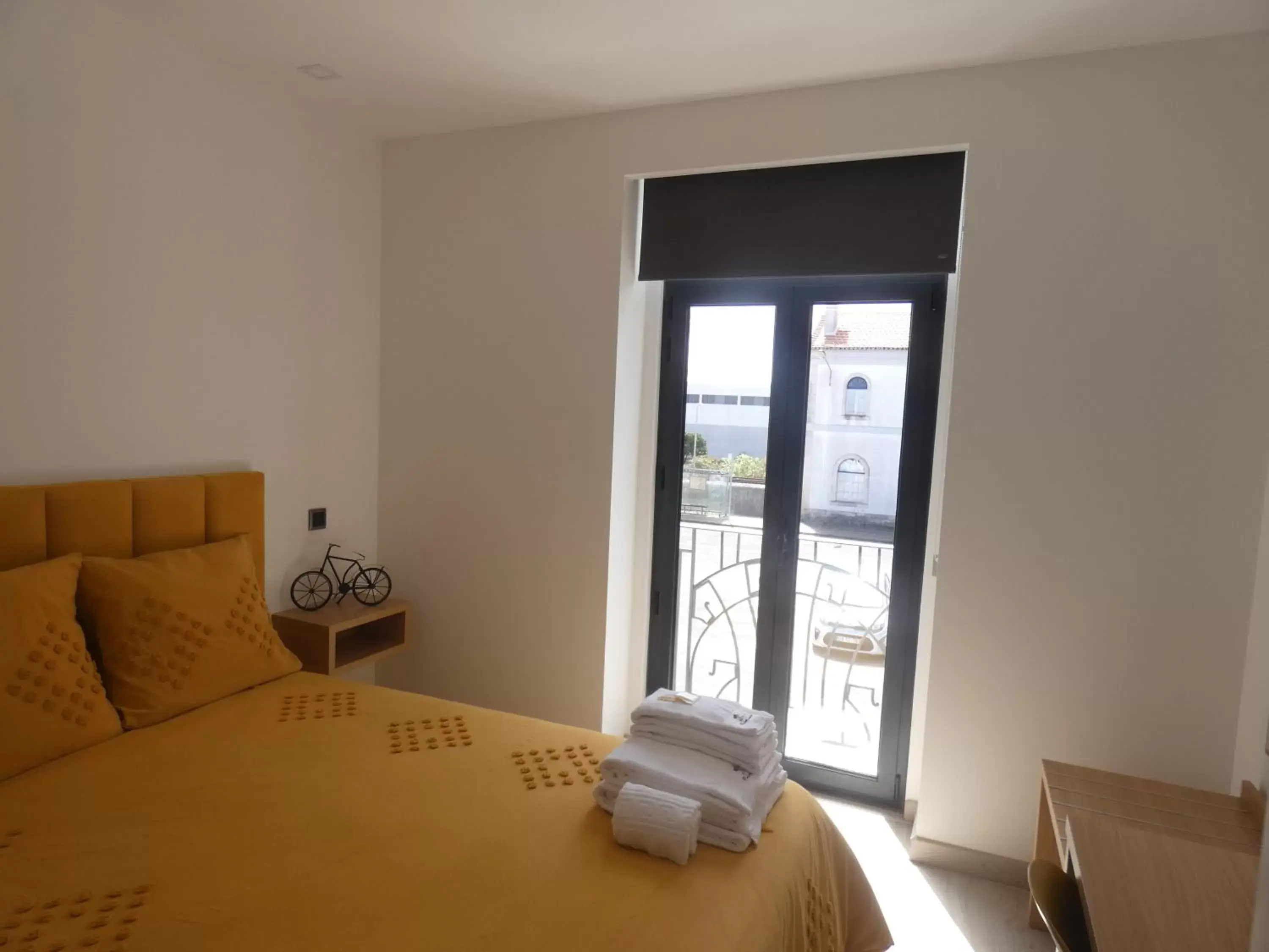 Bedroom, Bed in Pinhal Litoral