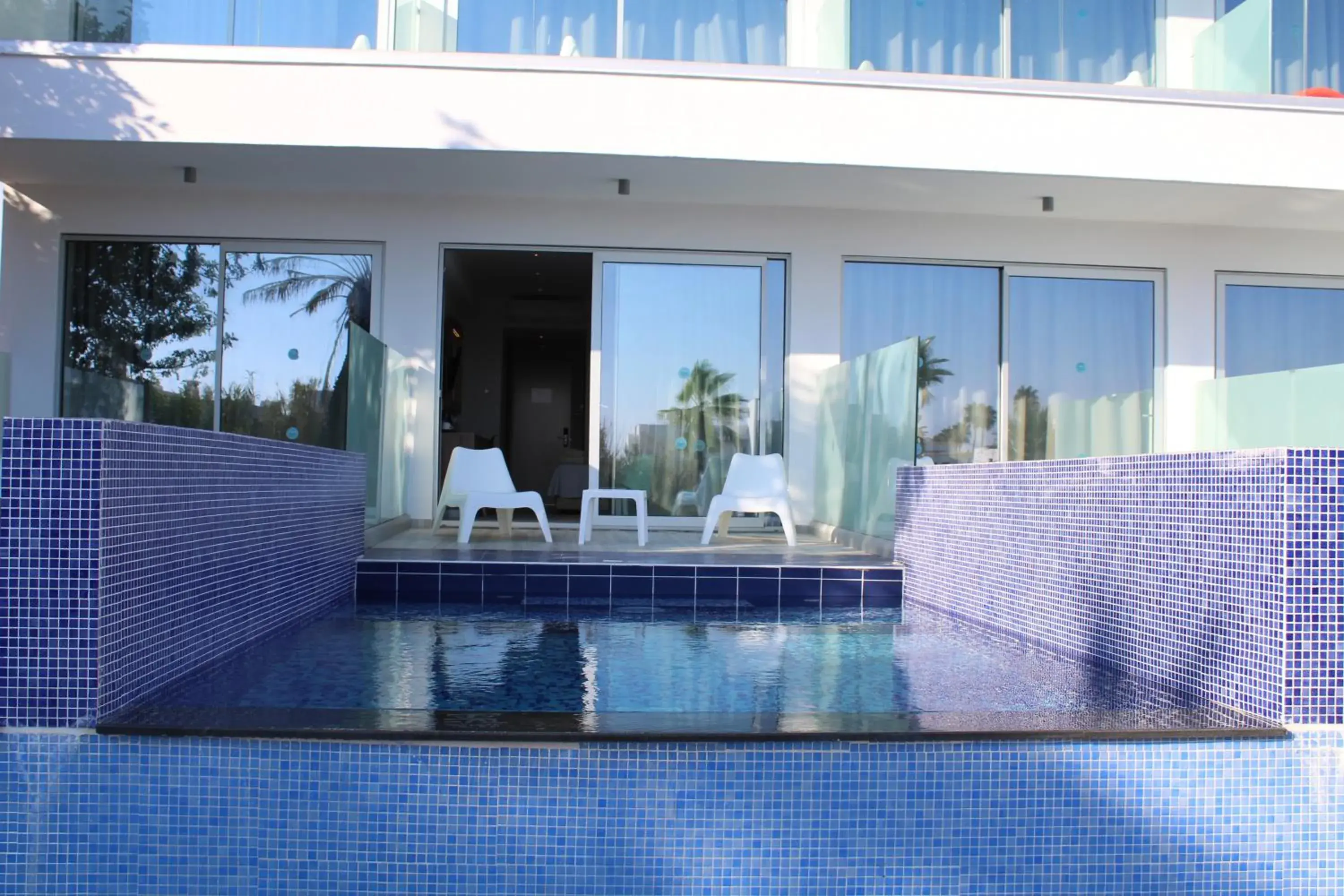Balcony/Terrace, Swimming Pool in Fedrania Gardens Hotel