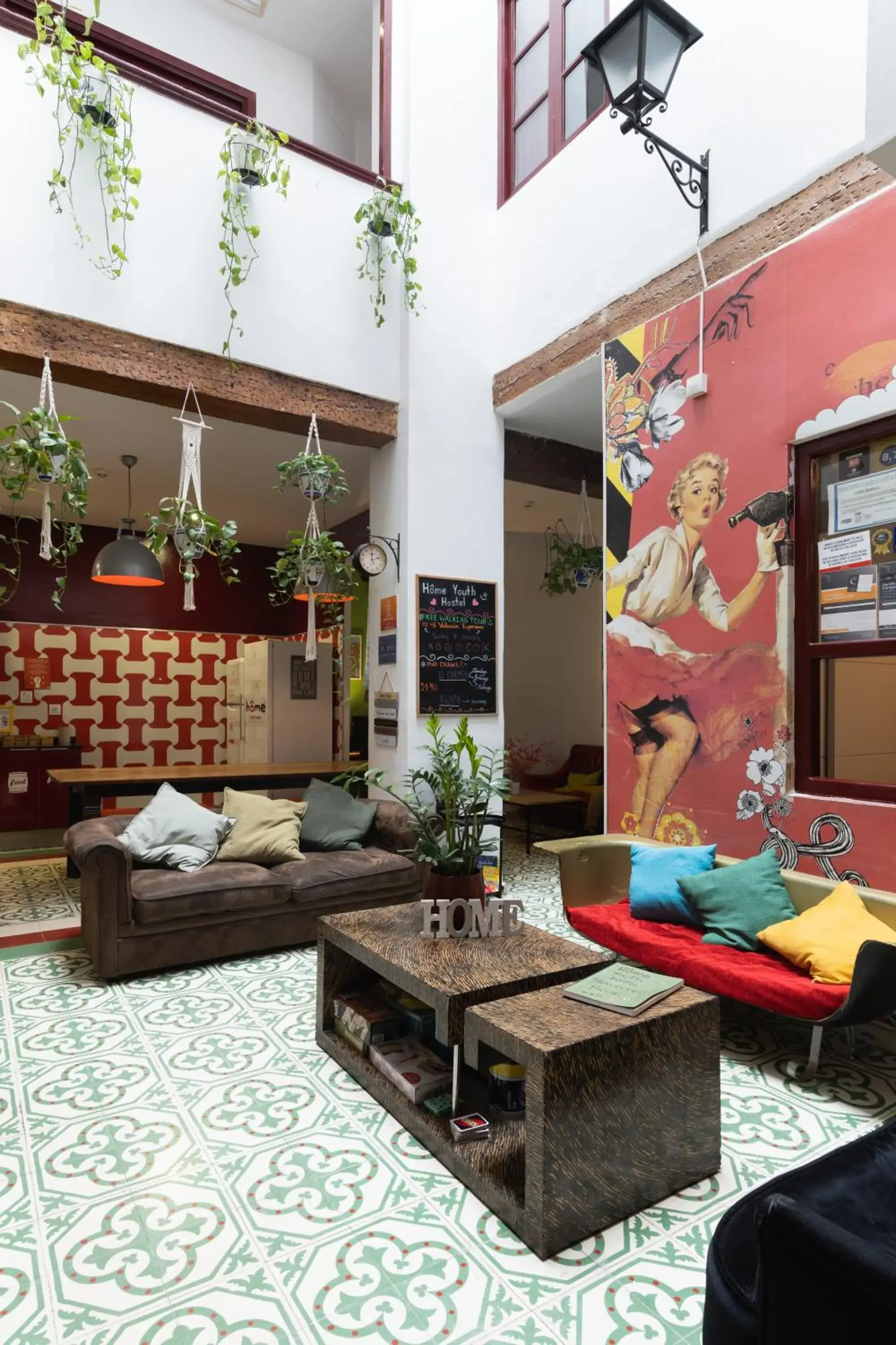 Home Youth Hostel by Feetup Hostels