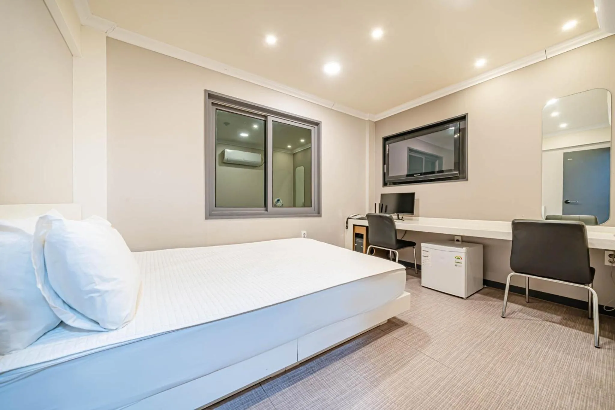 Bedroom, Bed in Top Motel Busan