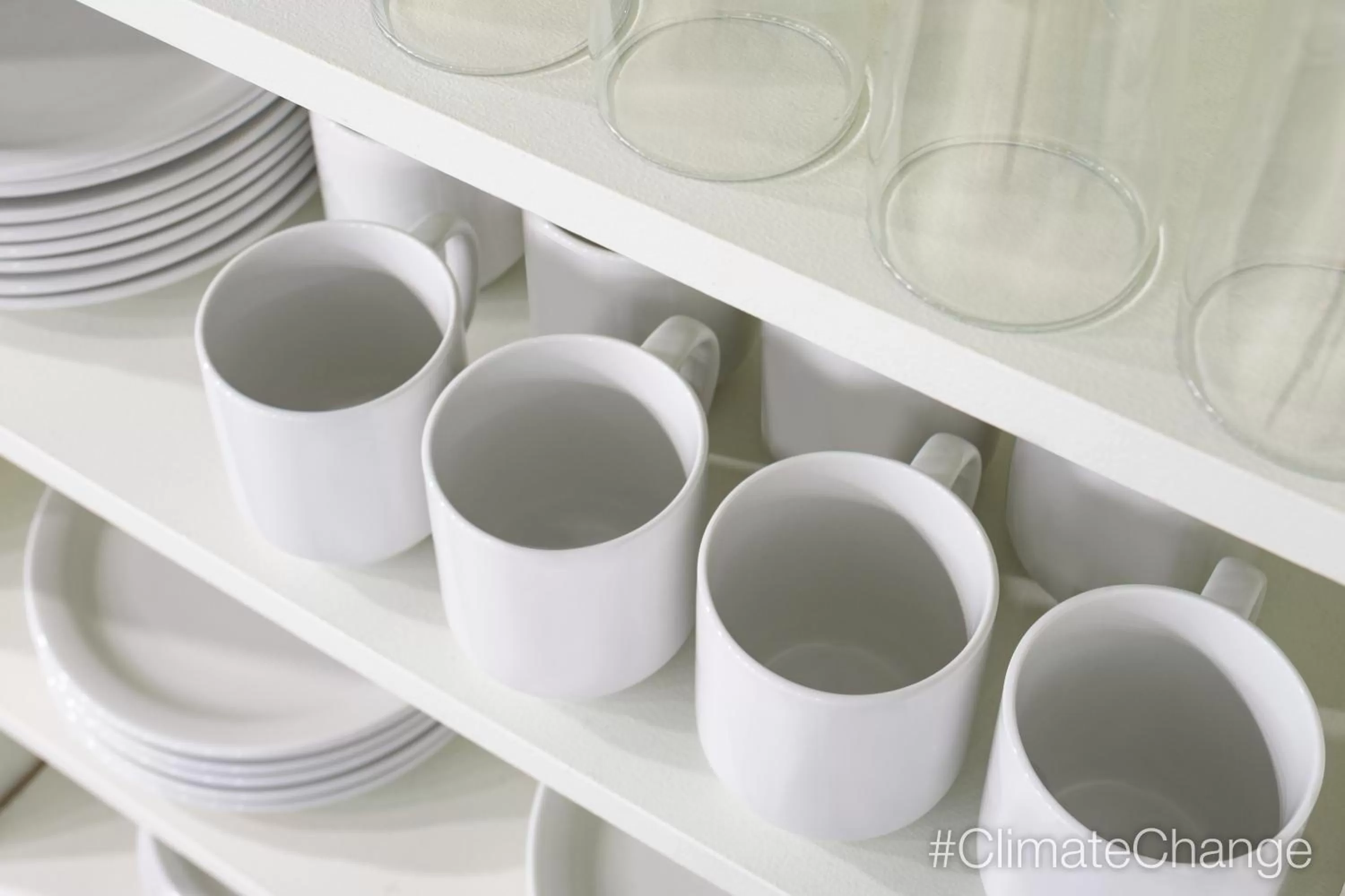 Buffet breakfast in Country Inn & Suites by Radisson, Brookings