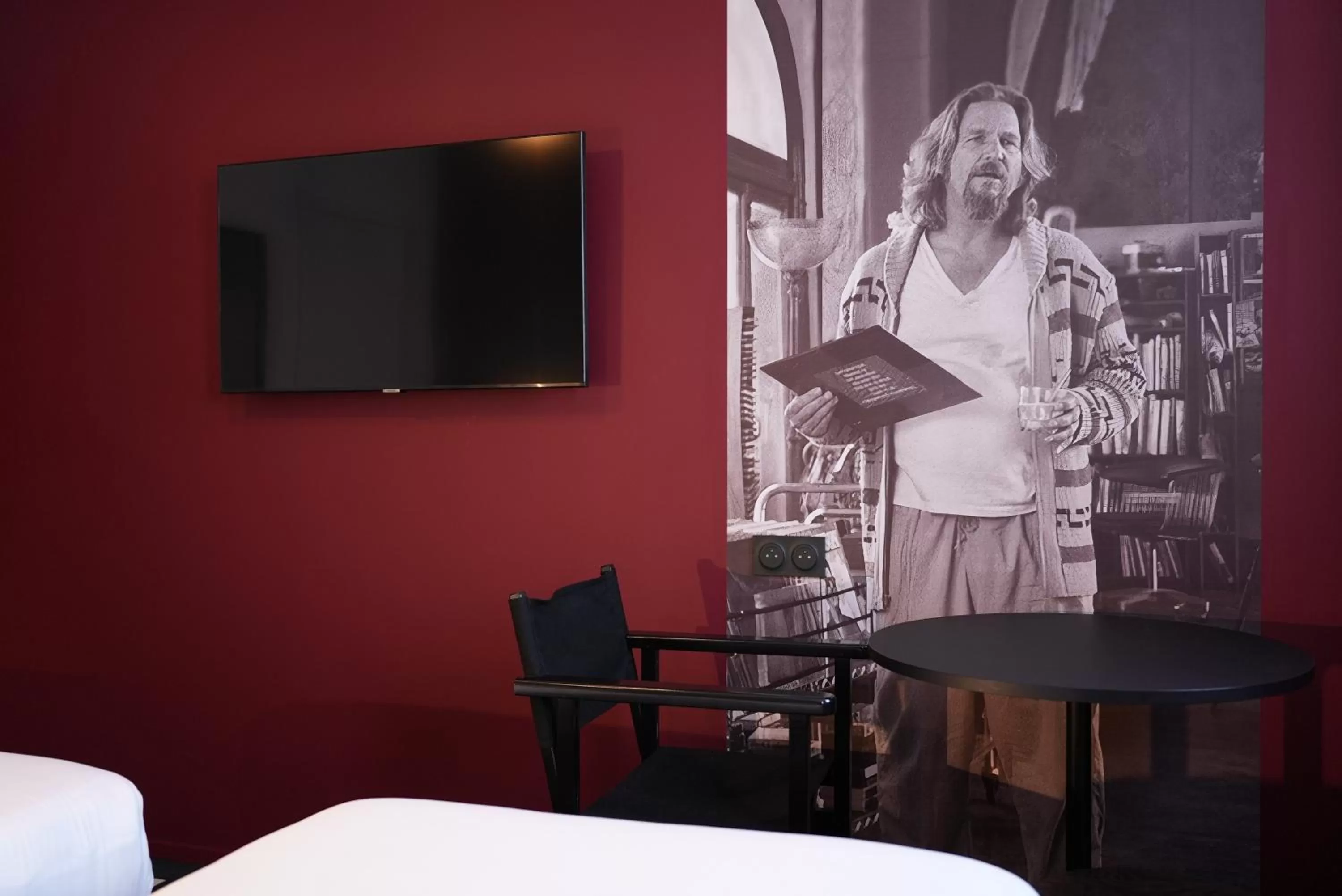 Decorative detail, Bed in ibis Styles Lens Centre Gare