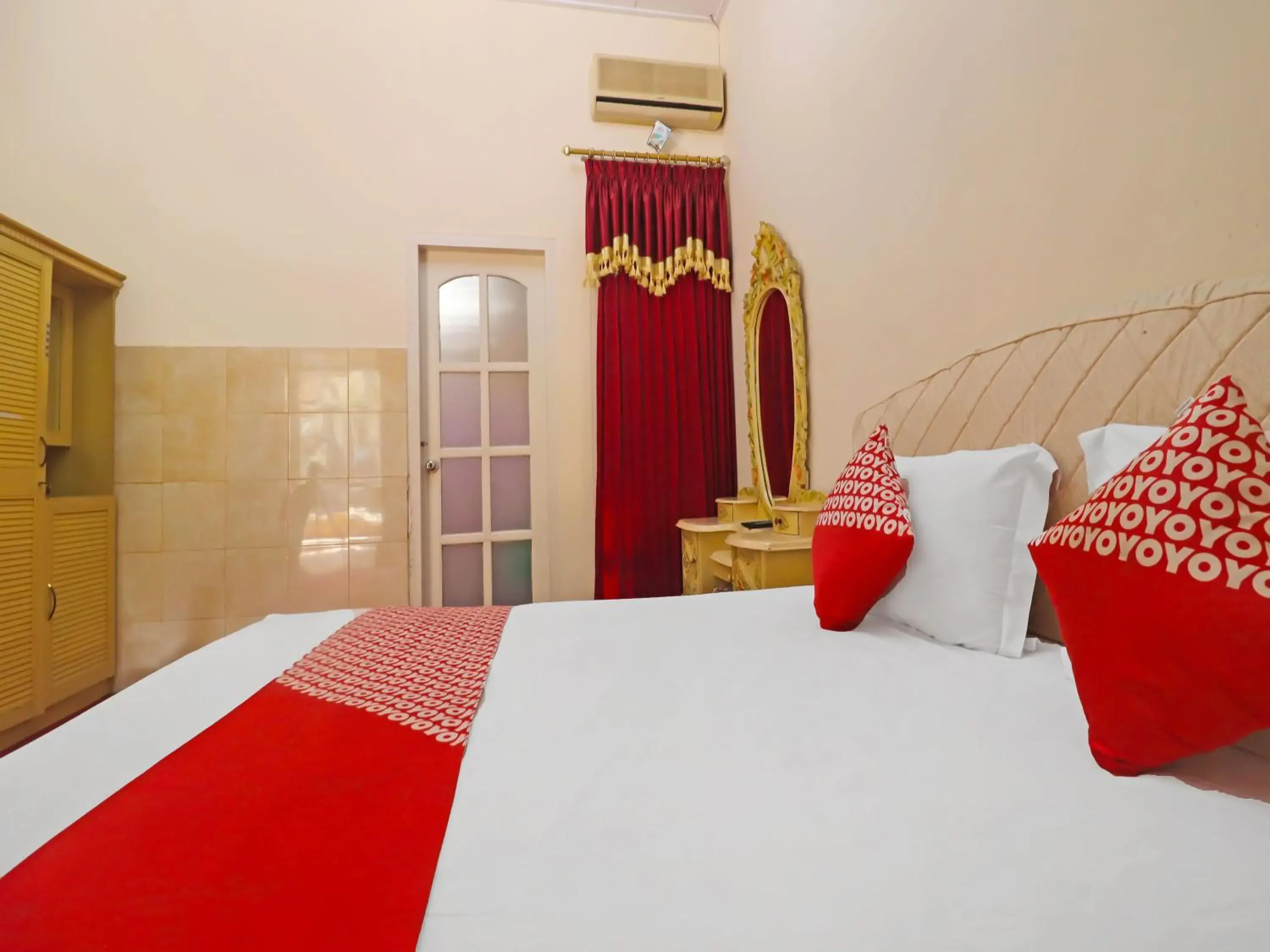 Bedroom, Bed in OYO 2899 Ardilia Bandara Syariah