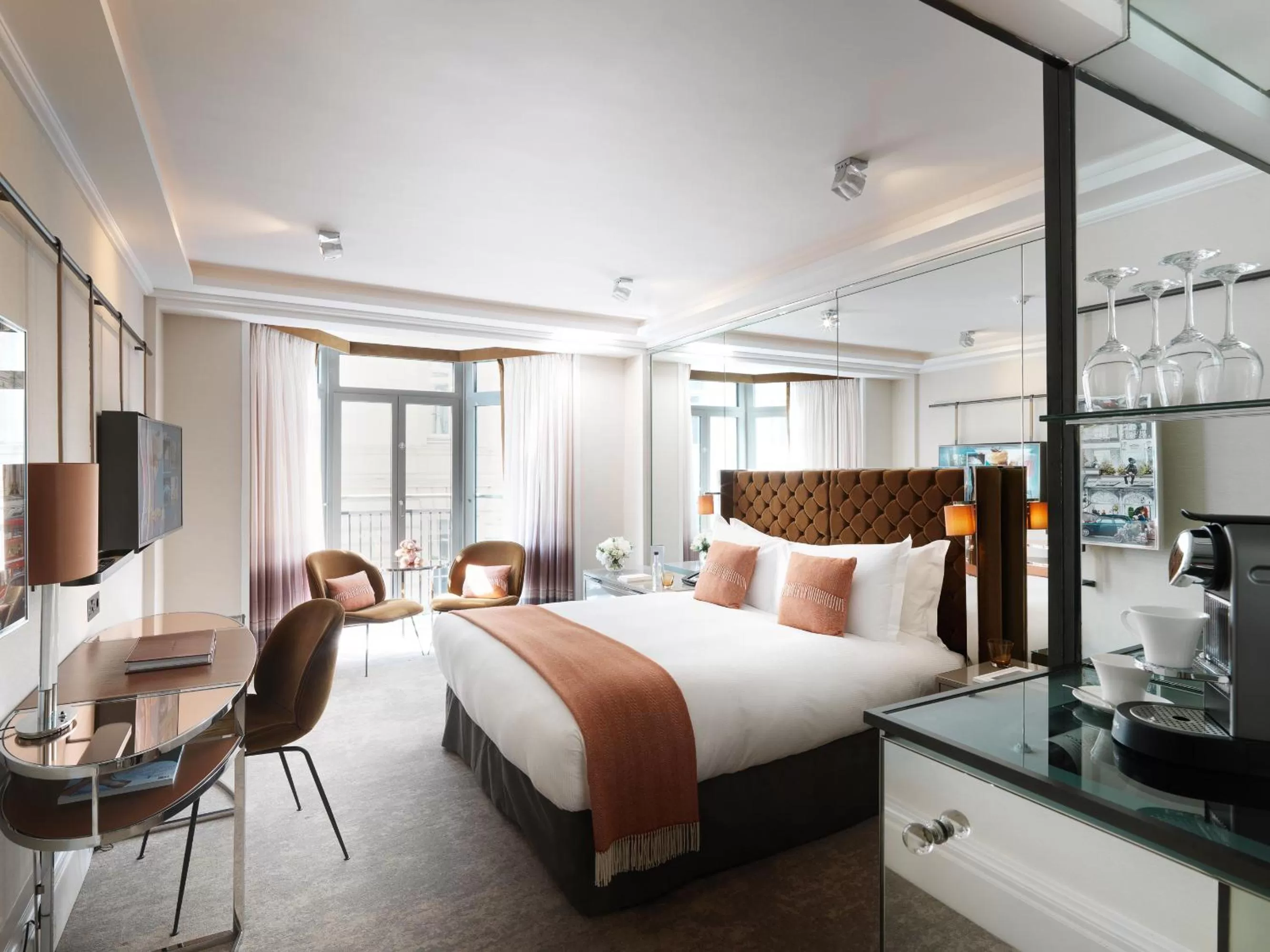 Bedroom, Bed in The Athenaeum Hotel & Residences