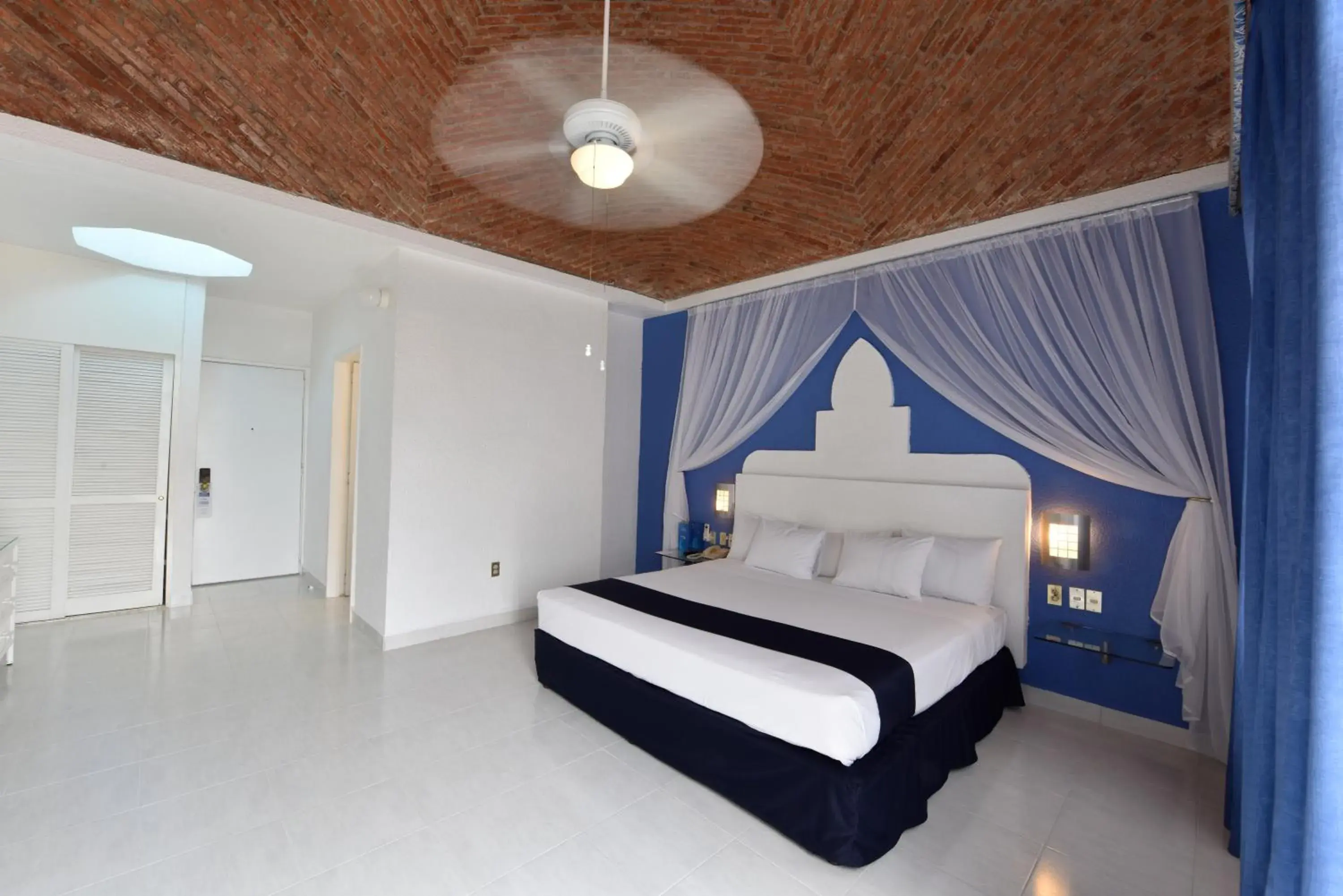 Photo of the whole room, Bed in Villa Bejar Cuernavaca