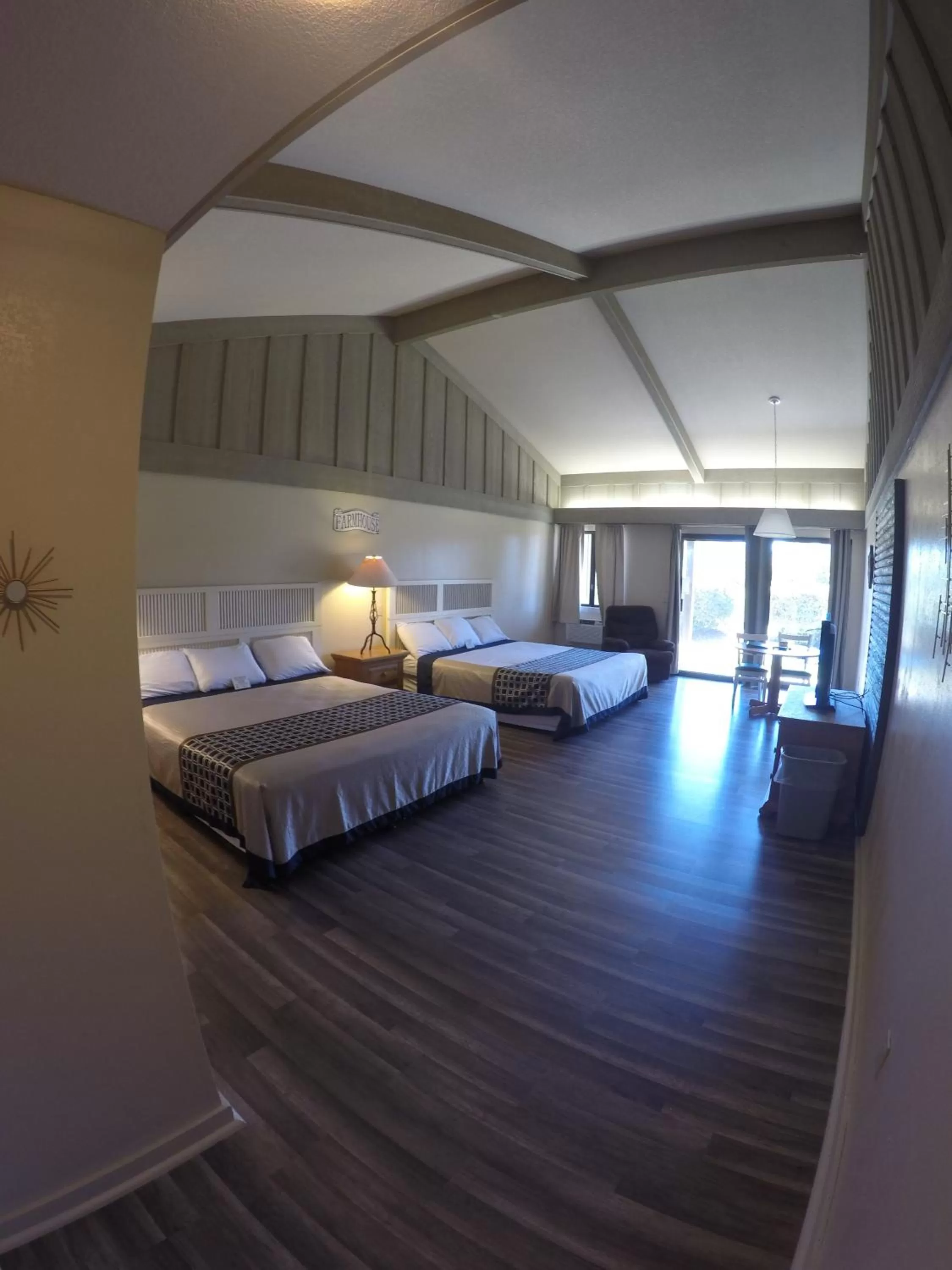 Bed in Ridgemark Golf Club and Resort