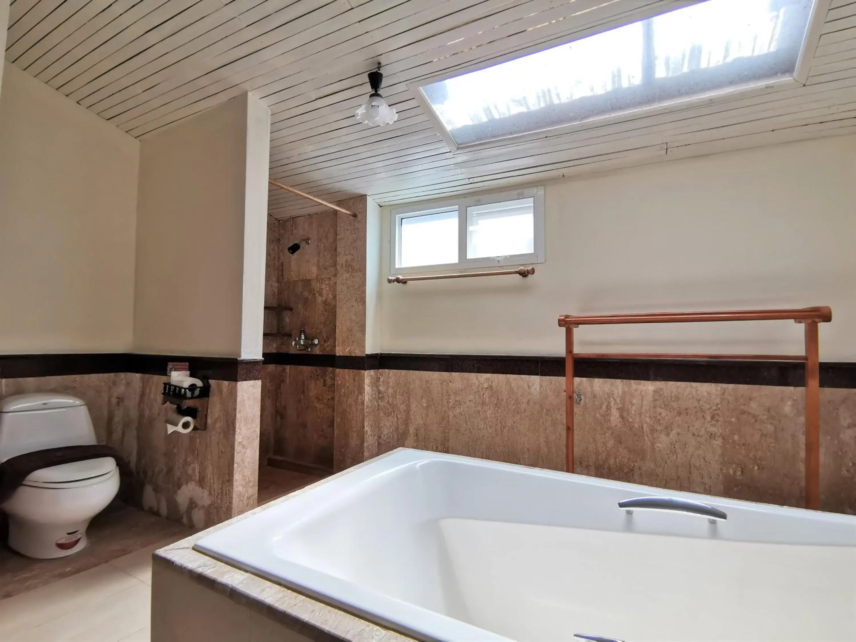 Bathroom in Holiday Villa Hotel