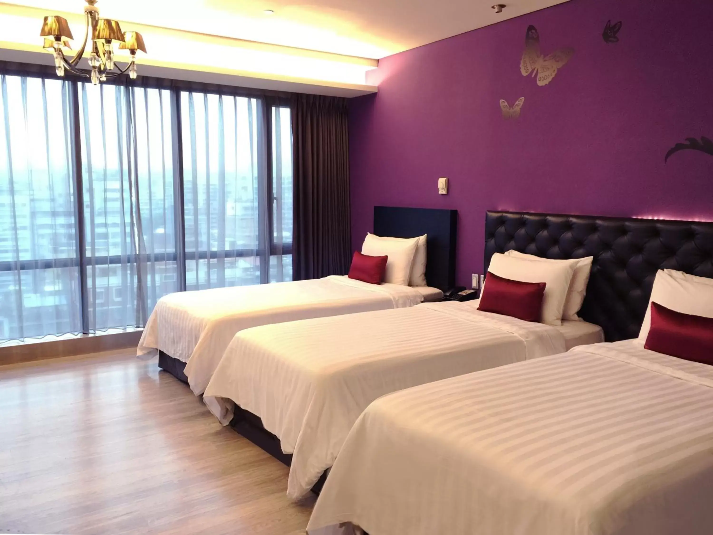 Bed in FX Hotel Taipei Nanjing East Road Branch