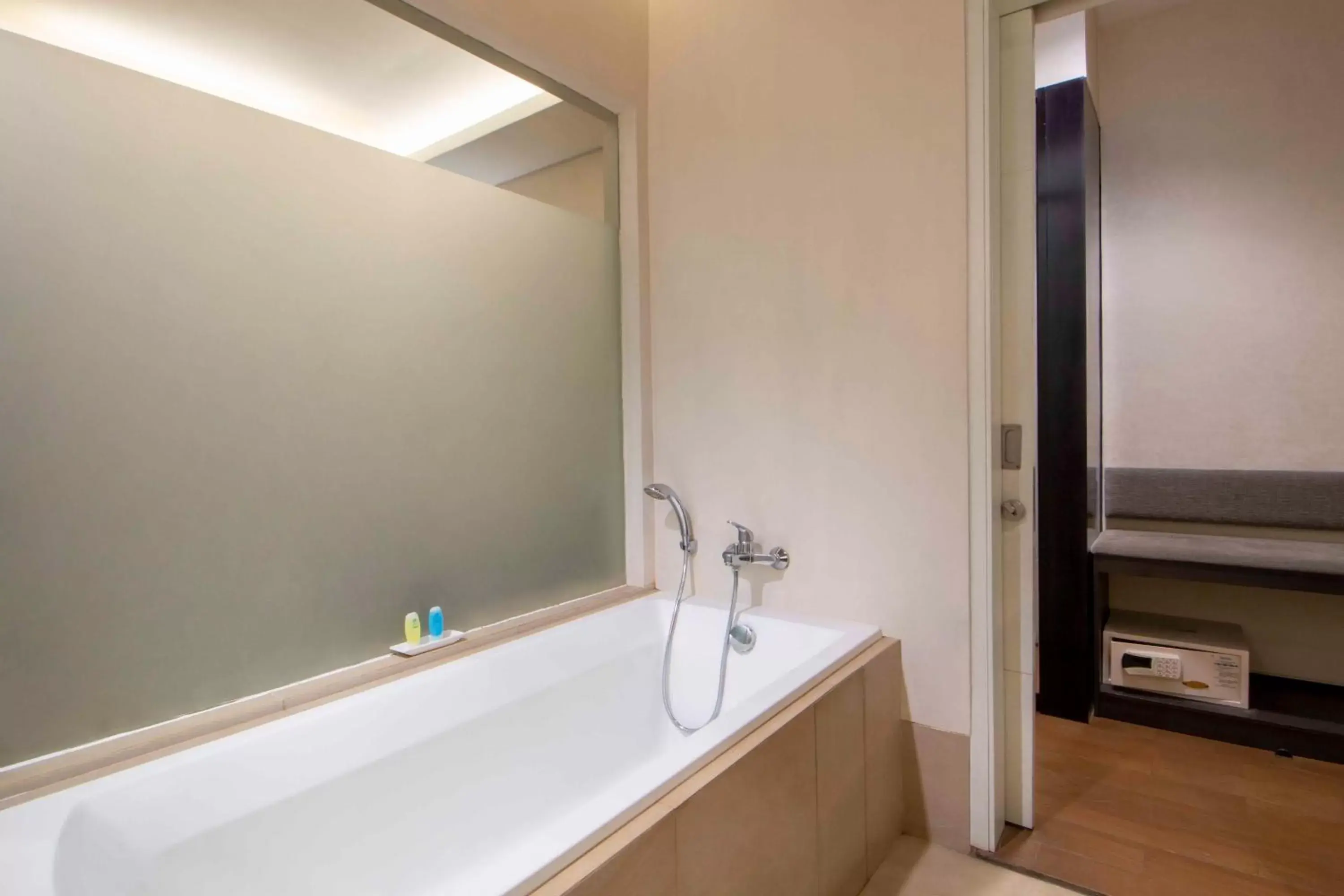 Bath, Bathroom in Solaris Hotel Malang