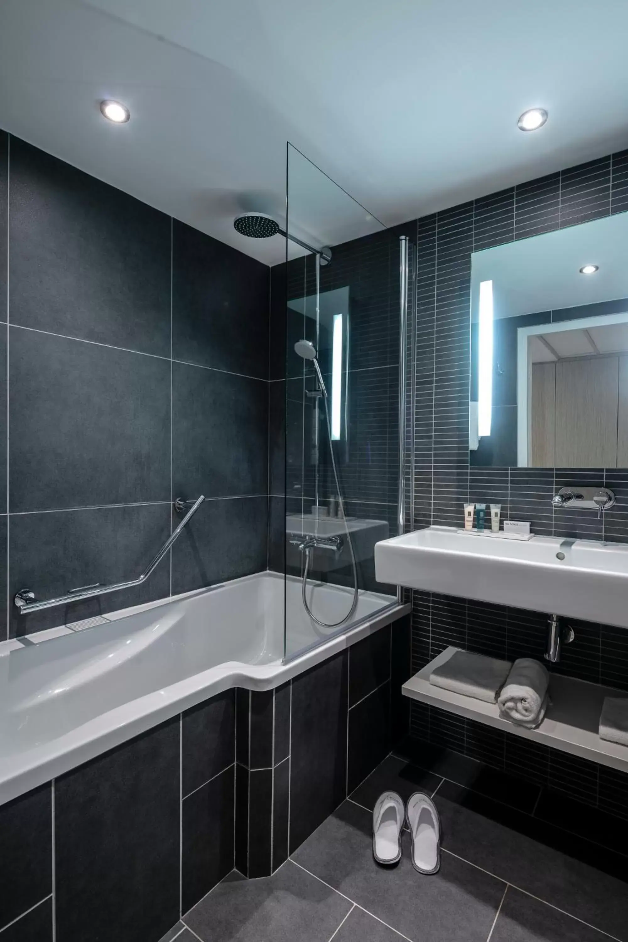 Superior Twin Room with Sea View in Thalazur Cabourg - Hôtel & Spa Superior Twin Room with Sea View in Thalazur Cabourg - Hôtel & Spa