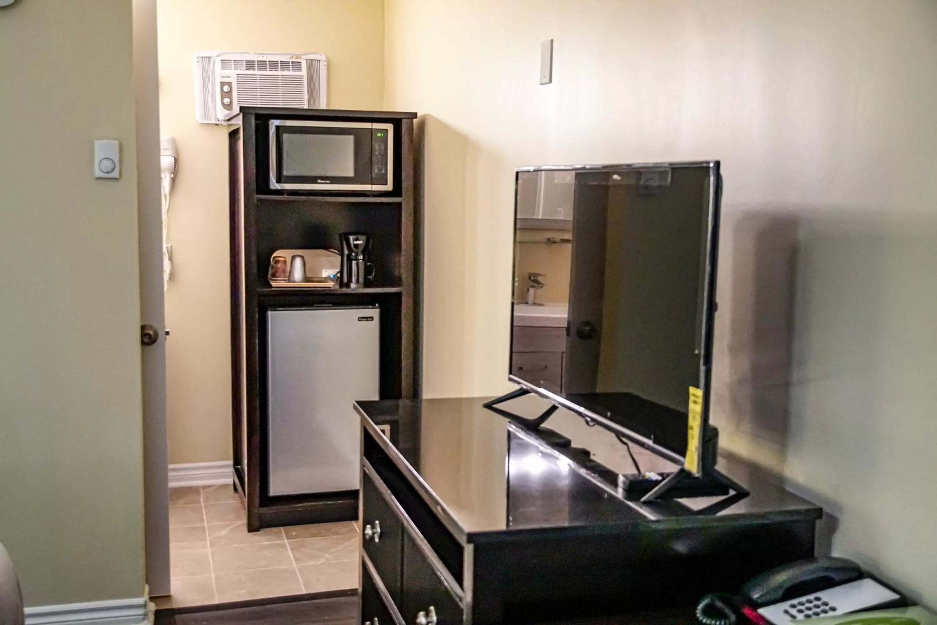 Skyland Motel Inn & Suites