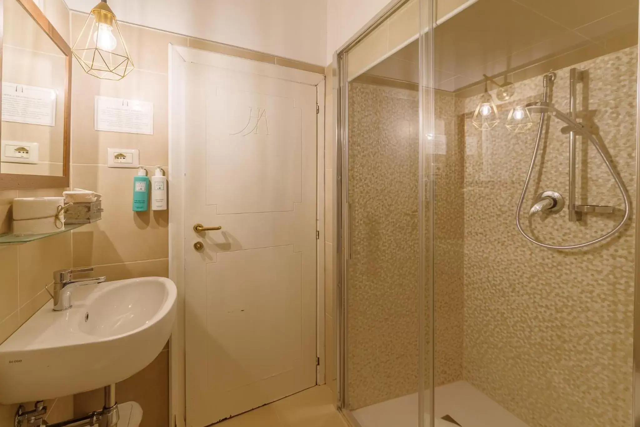 Shower, Bathroom in Aurora Boutique Hotel & Private SPA