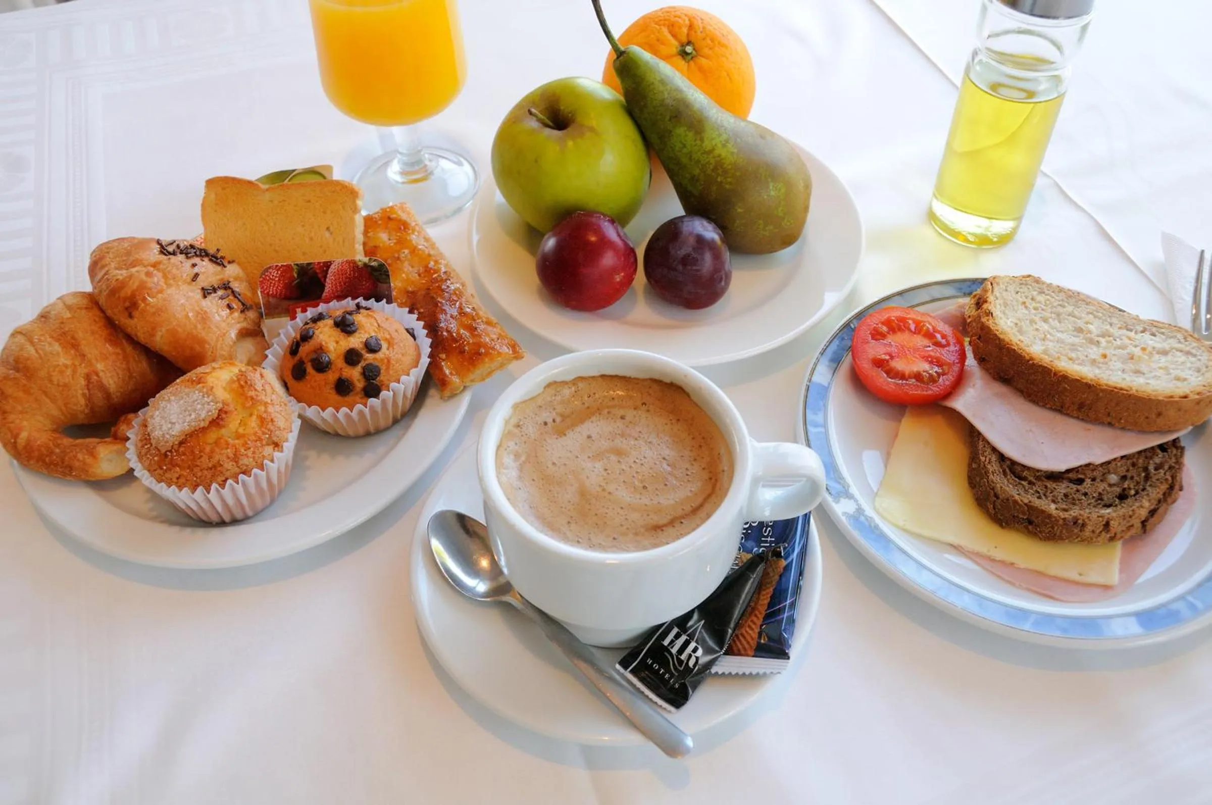 Buffet breakfast in Hotel Ramblamar