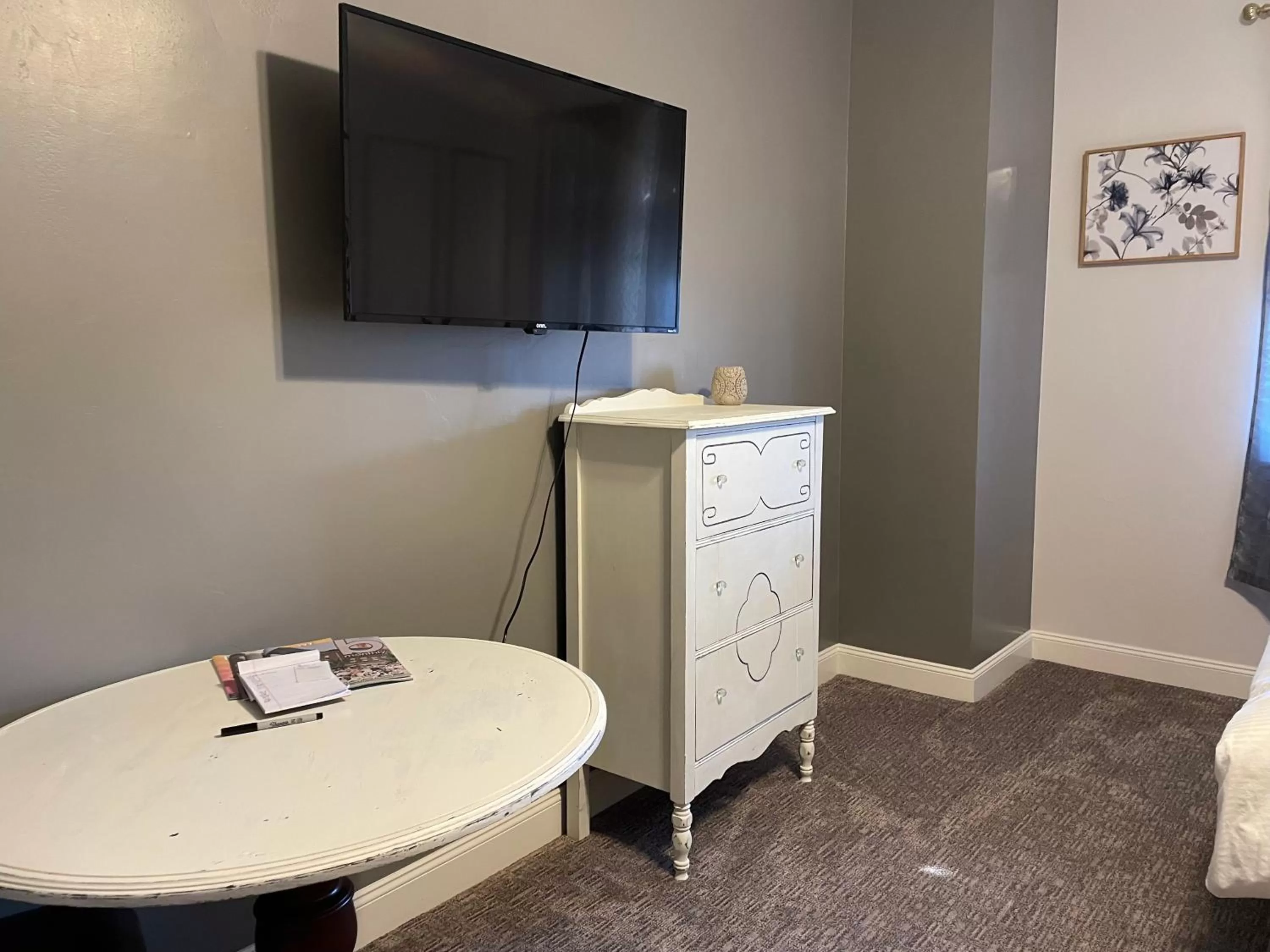 TV and multimedia in Hotel Phillips