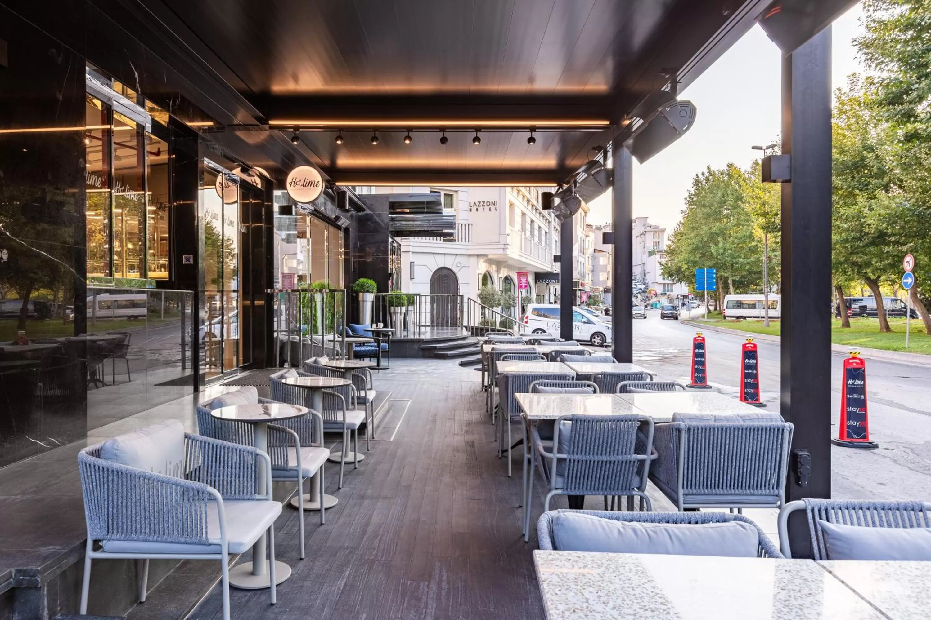 Restaurant/places to eat in Stayso The House Hotel